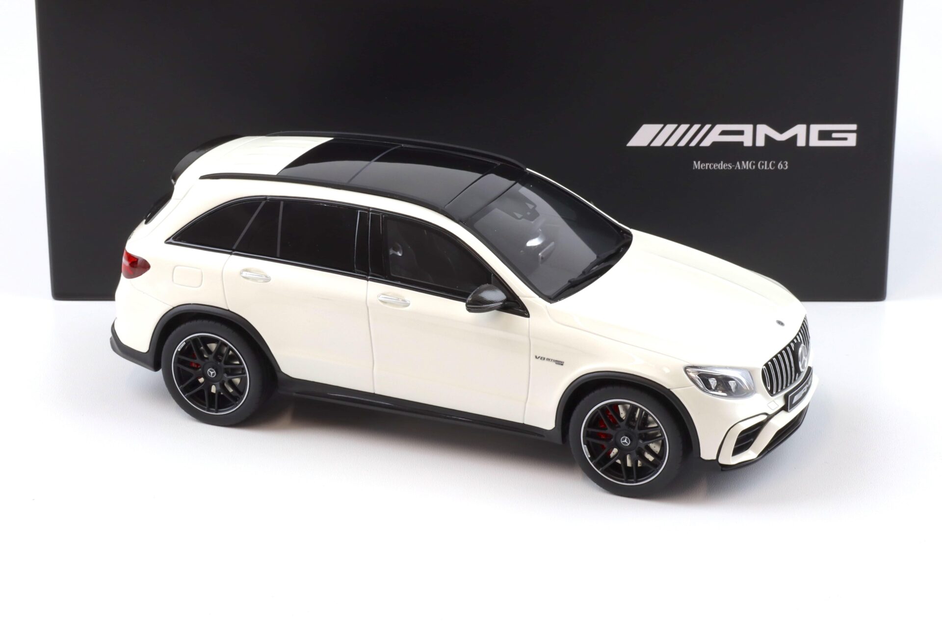 1:18 GT Spirit Mercedes GLC 63 AMG X253 designo diamond white DEALER VERSION