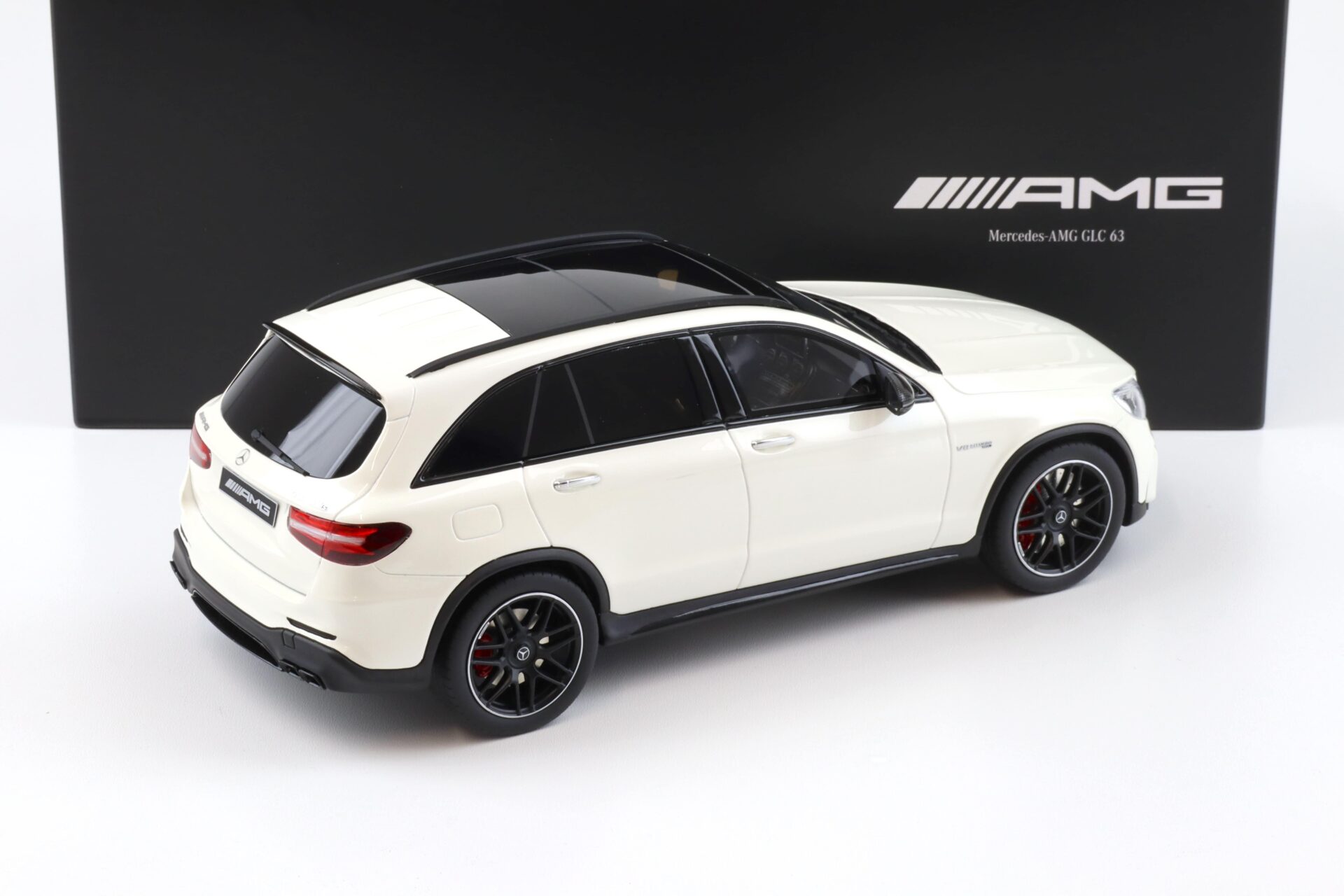 1:18 GT Spirit Mercedes GLC 63 AMG X253 designo diamond white DEALER VERSION
