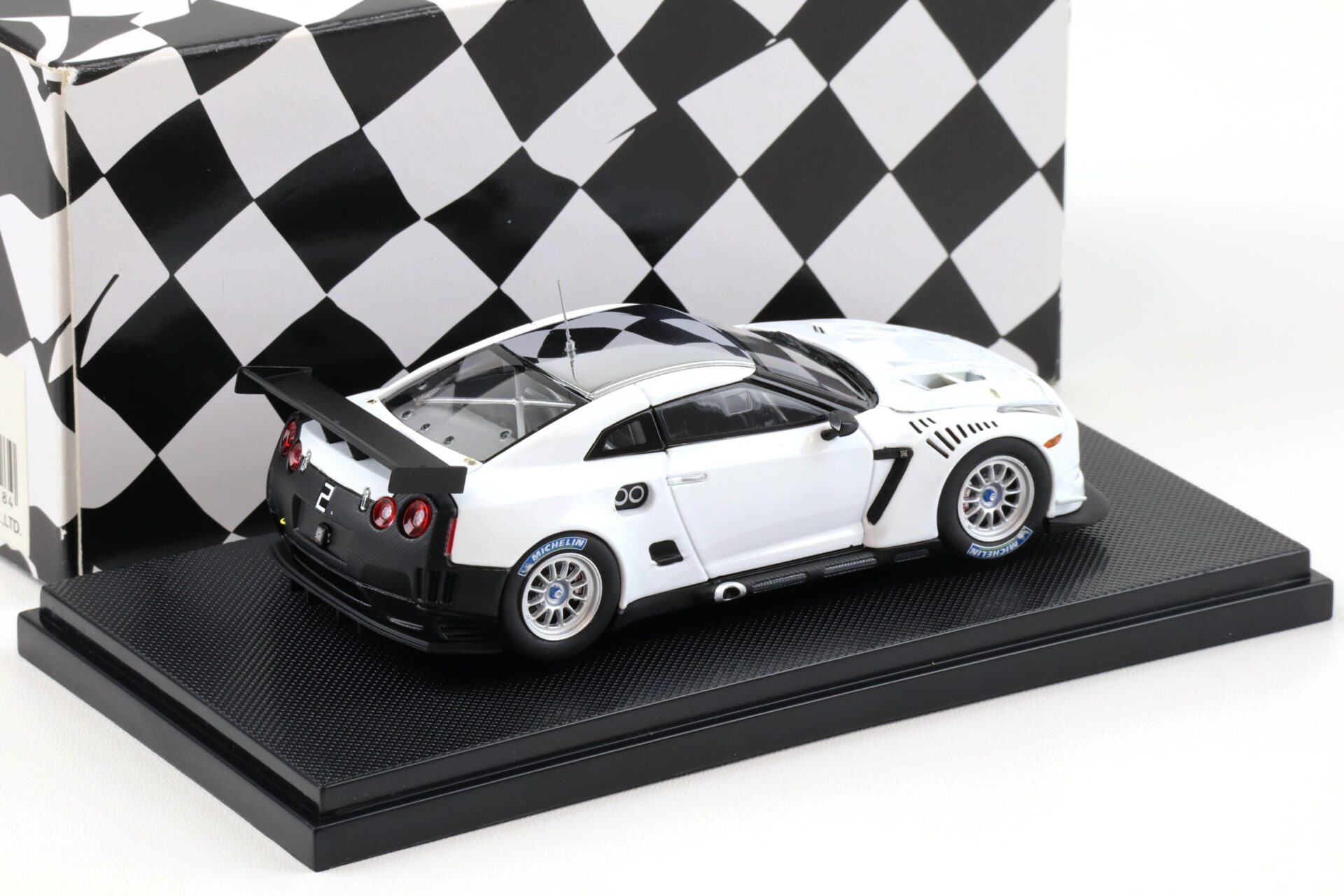 1:43 Ebbro Nissan GT-R GT1 2010 Fuji shake down #2 plain white