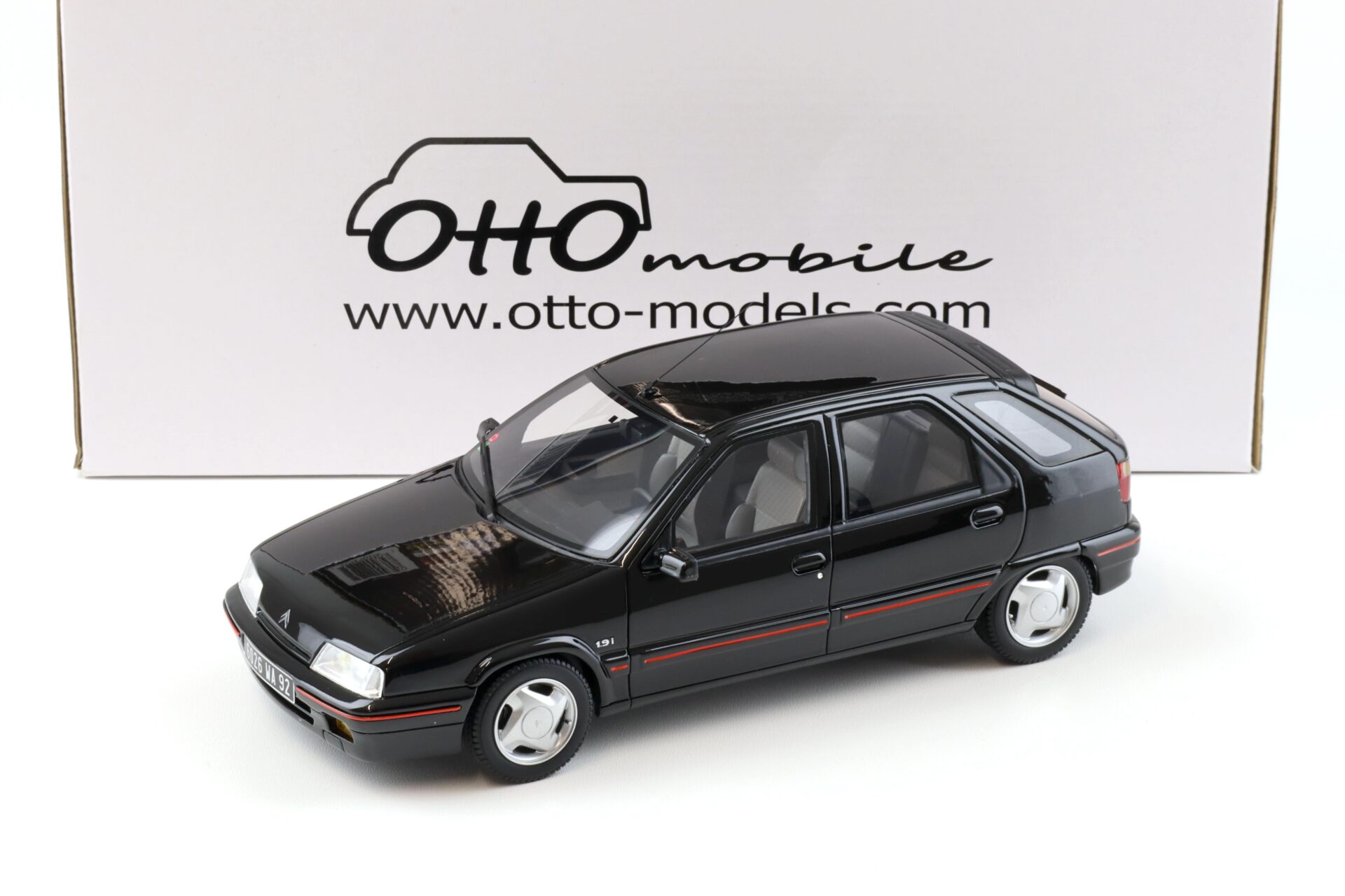 1:18 OTTO mobile OT1081 Citroen ZX Volcane 1.9i 5-doors black onyx 1991