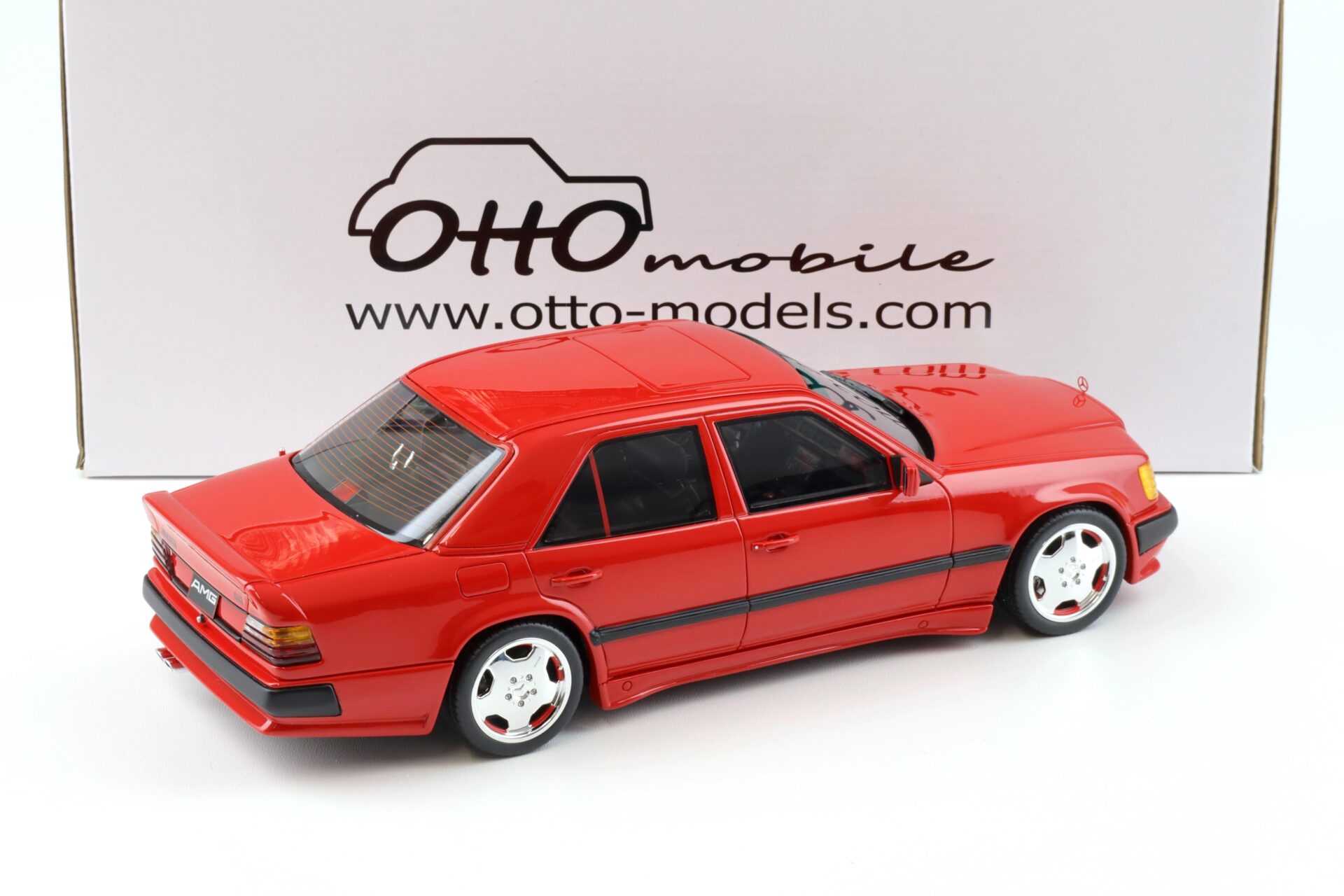 1:18 OTTO mobile OT1104 Mercedes 300E 6.0 AMG Signal red 1987