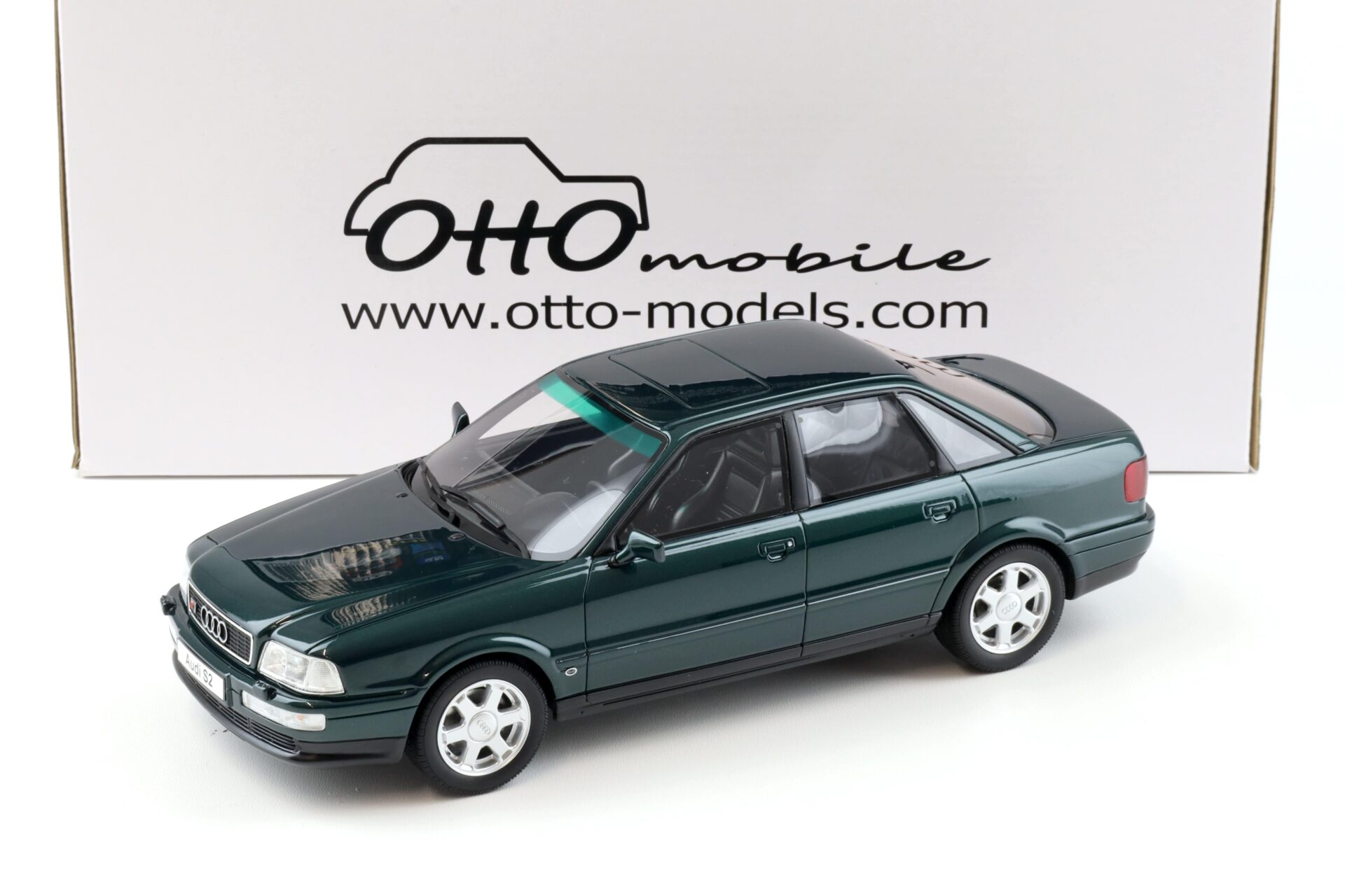 1:18 OTTO mobile OT1101 Audi S2 (B3) Sedan Emerald green 1993