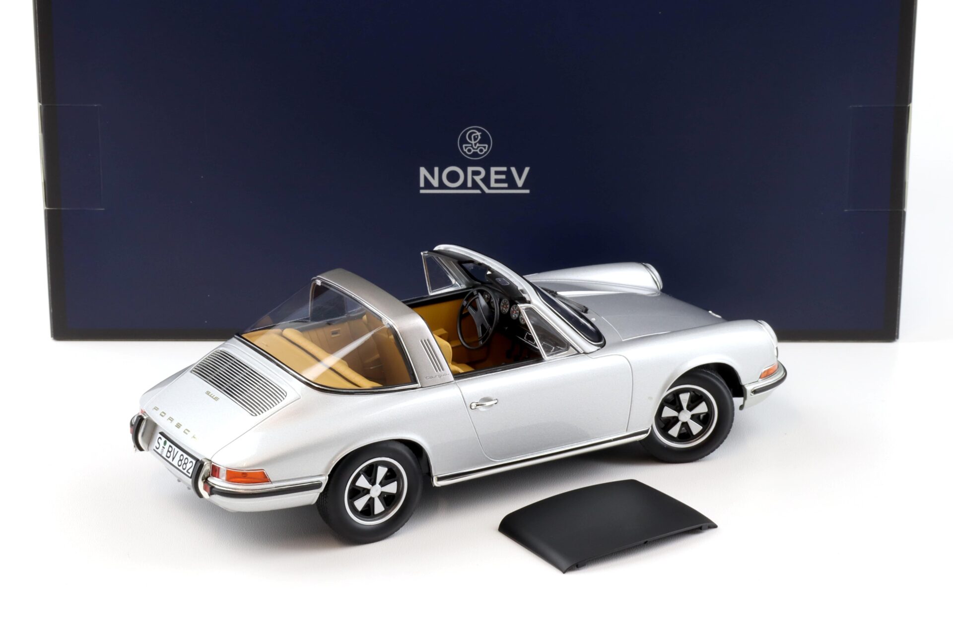 1:18 Norev Porsche 911 E Targa 1969 silver metallic - Limited 400 pcs.