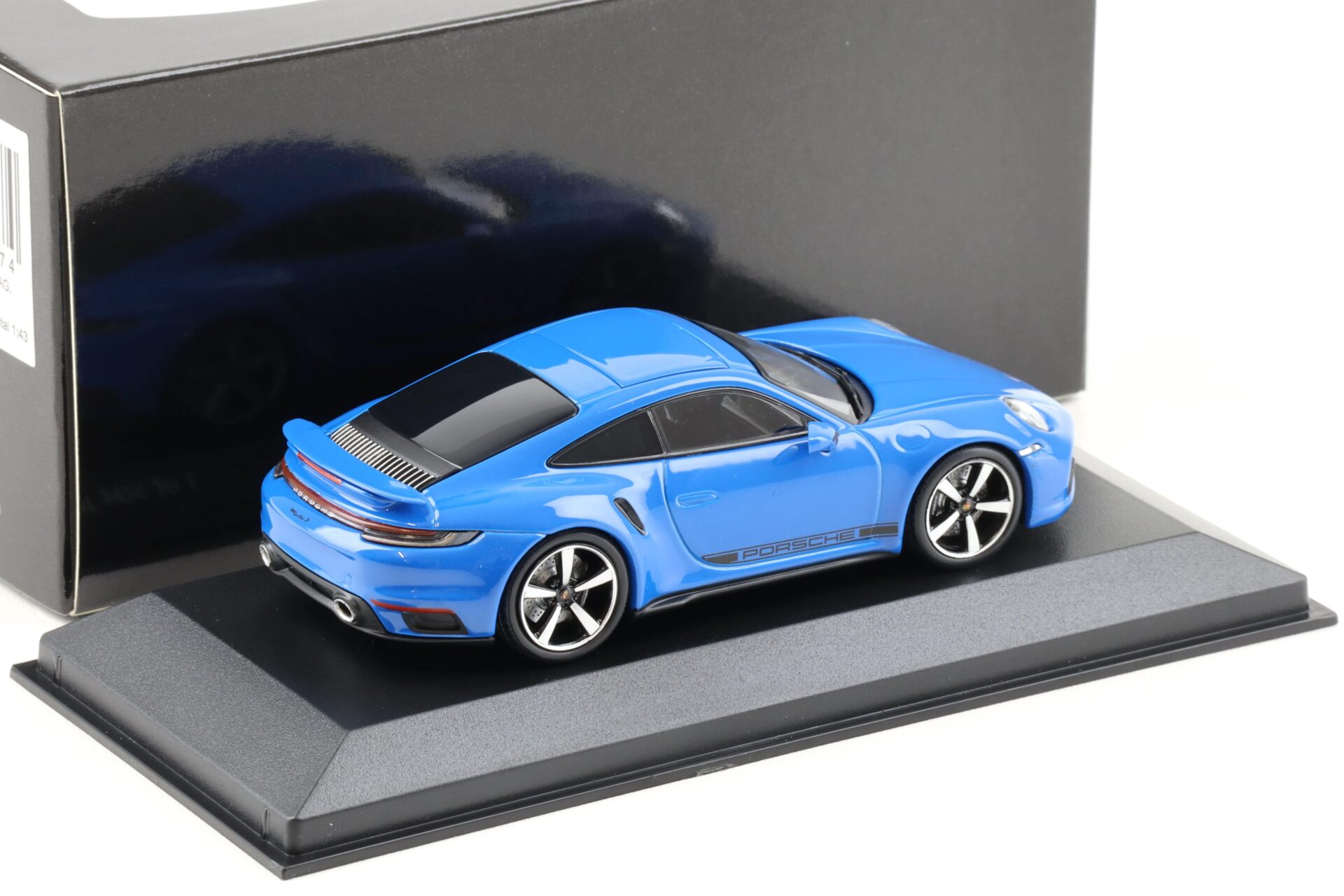 1:43 Minichamps Porsche 911 (992) Turbo S Coupe 2020 Shark blue
