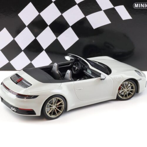 1:18 Minichamps Porsche 911 (992) Carrera 4S Cabriolet 2019 Kreide grey
