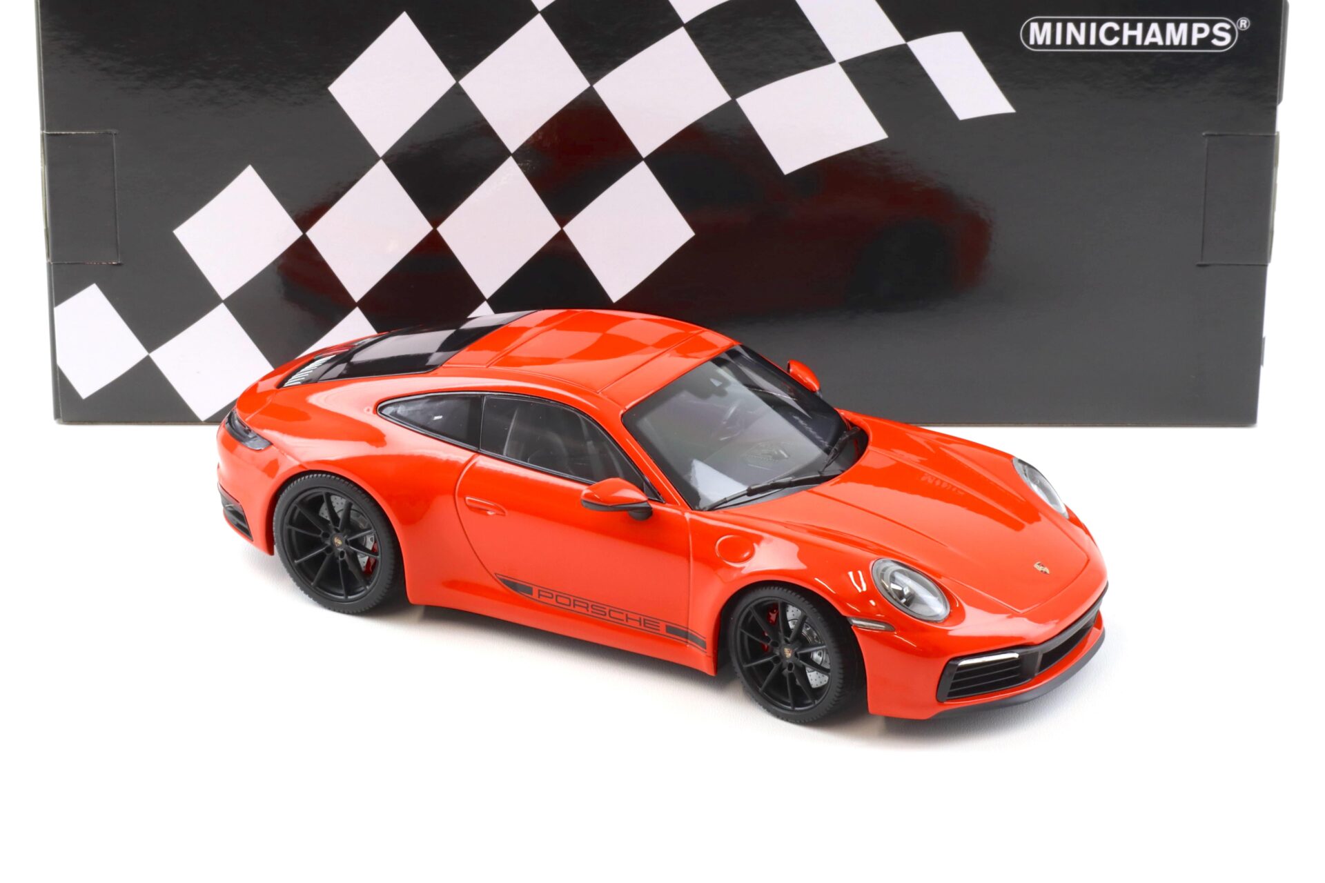1:18 Minichamps Porsche 911 (992) Carrera 4S Coupe 2019 orange/ black