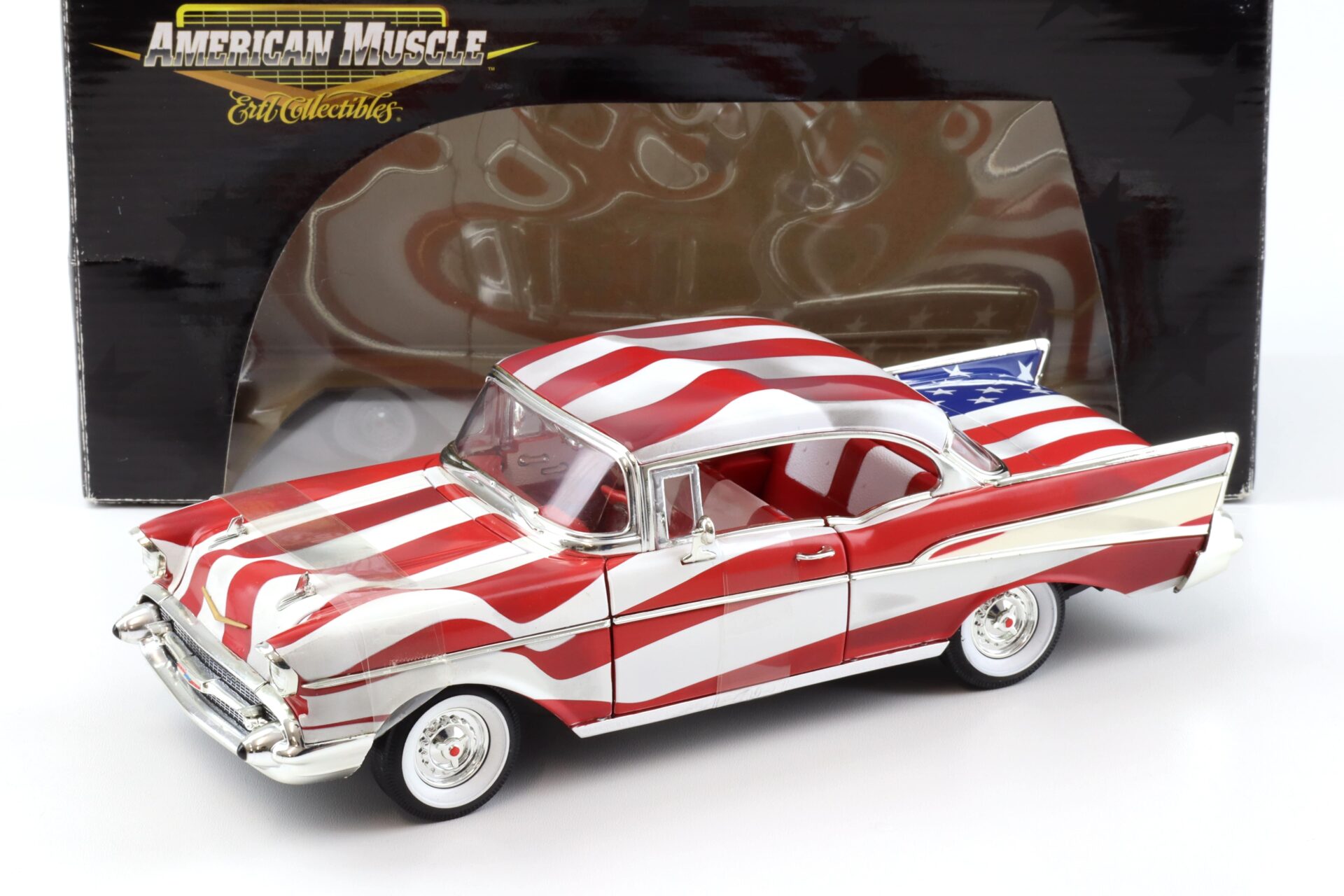 1:18 ERTL 1957 Chevrolet Bel Air US Flag Design 33987