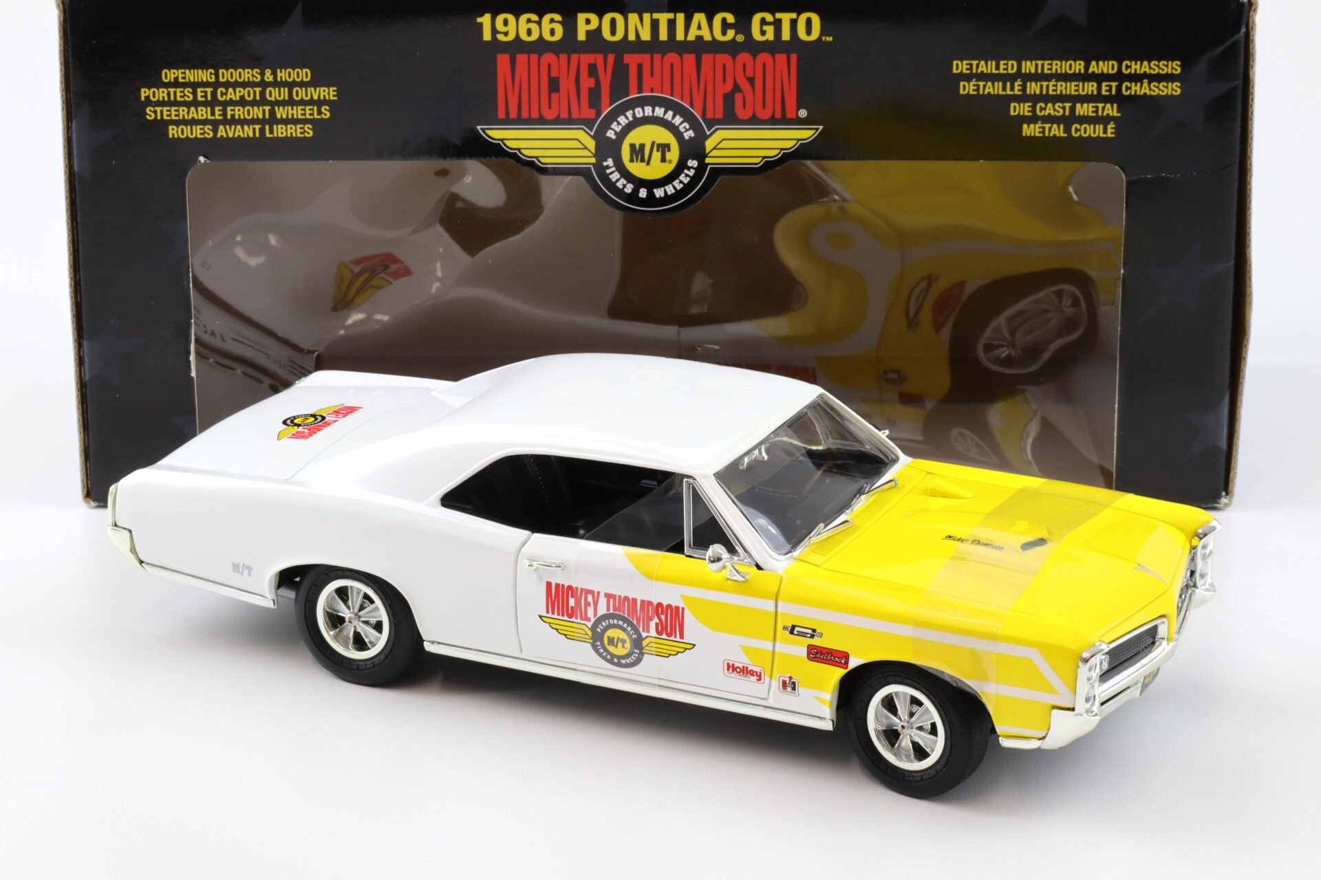 1:18 ERTL 1966 Pontiac GTO Mickey Thompson white/ yellow 33431