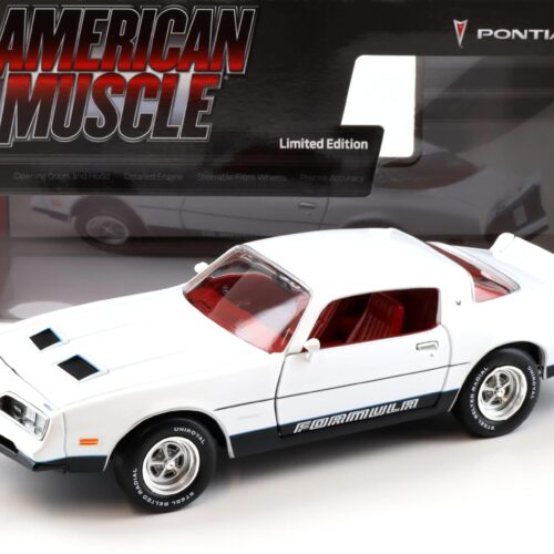1:18 Auto World 1977 Pontiac Firebird Formula cameo white