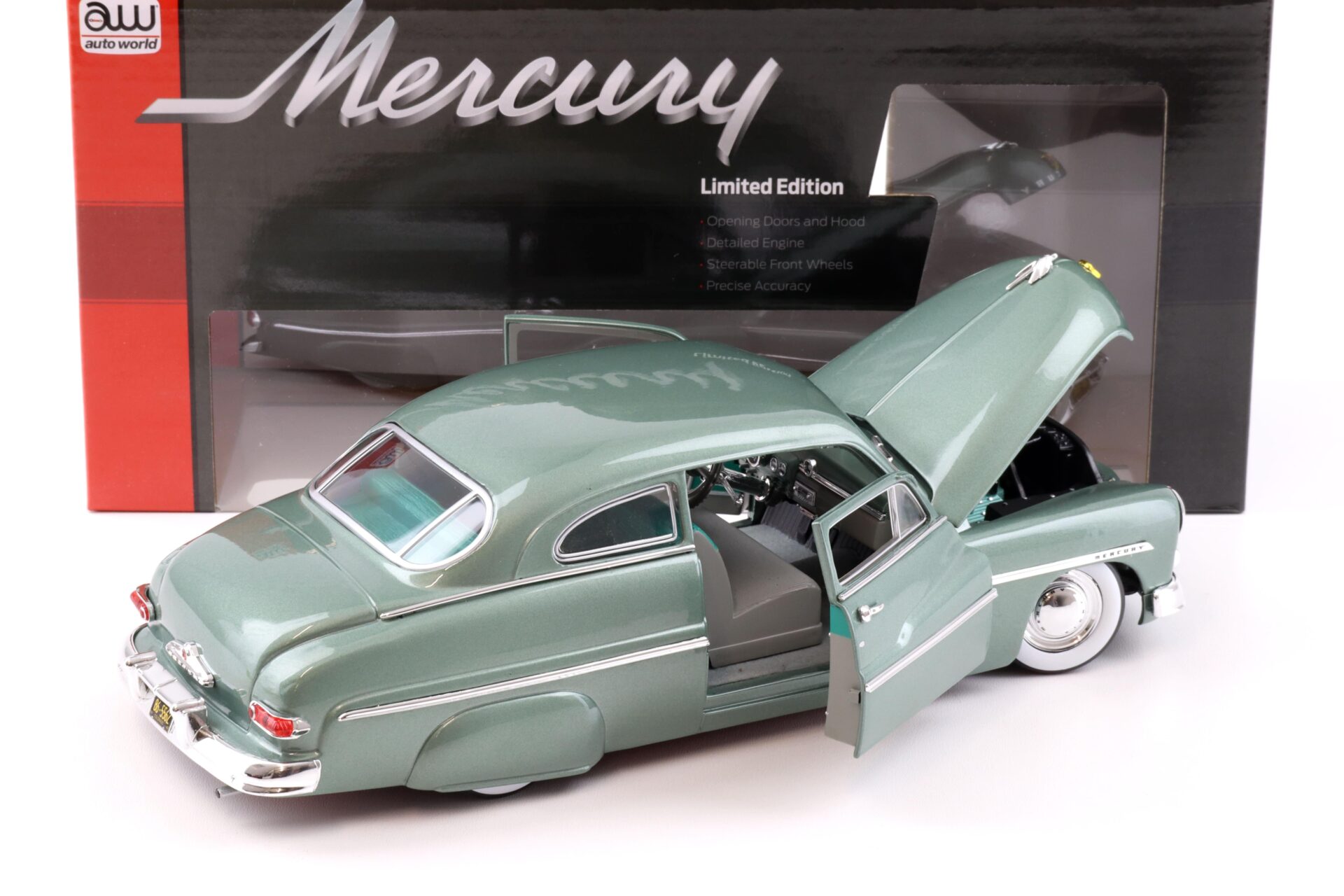 1:18 Auto World 1949 Mercury Eight Coupe Berwick green