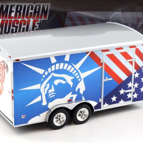 1:18 Auto World Four Wheel Enclosed Trailer Anhänger Patriotic USA red/white/blue
