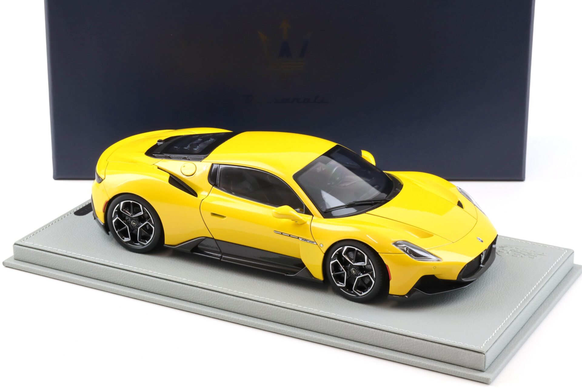 1:18 BBR Maserati MC20 Coupe 2020 Giallo Genio / Gloss black roof Die-Cast - Limited 50 pcs.