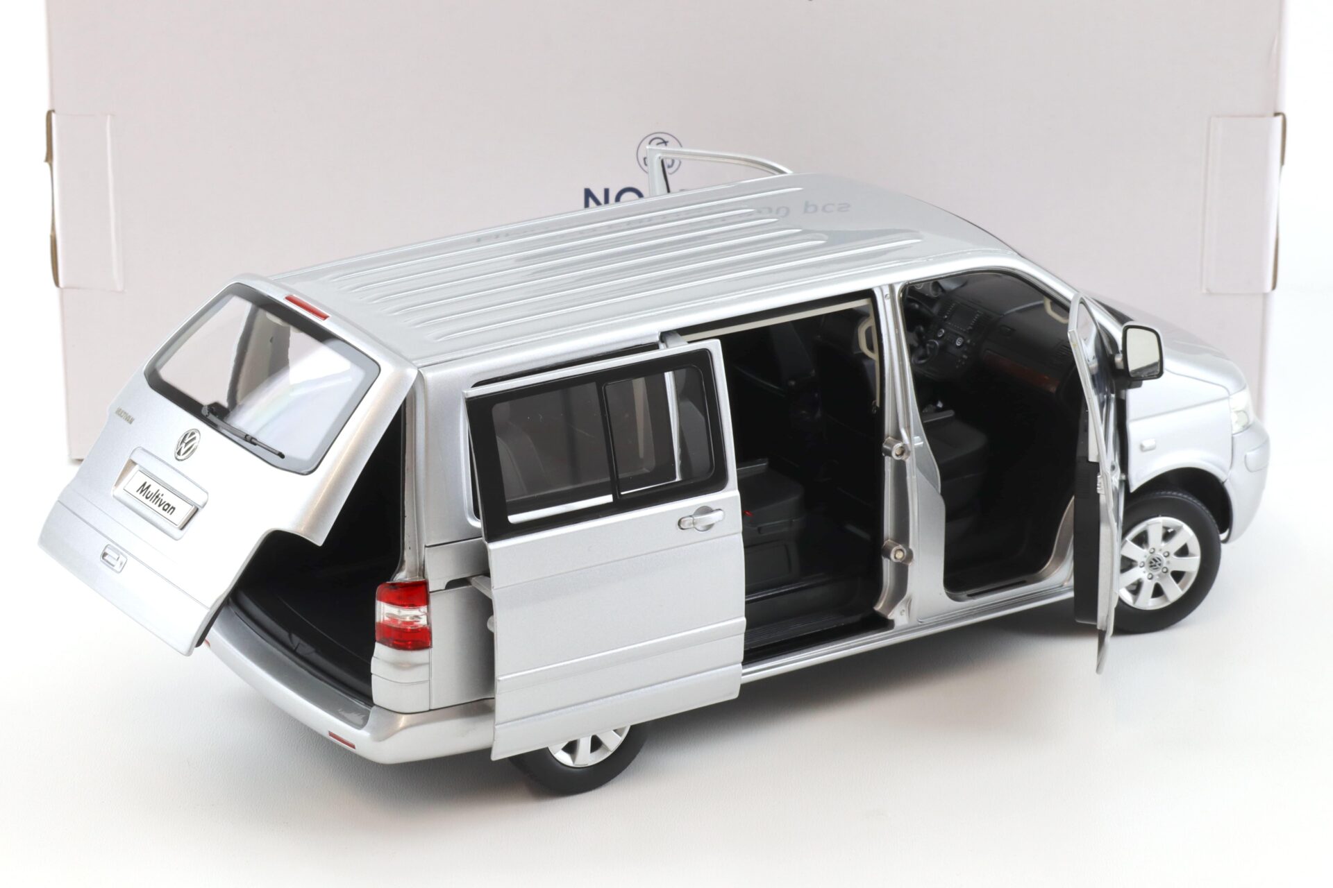 1:18 Norev VW T5 Multivan 2003 silver metallic - Limited 1000 pcs.