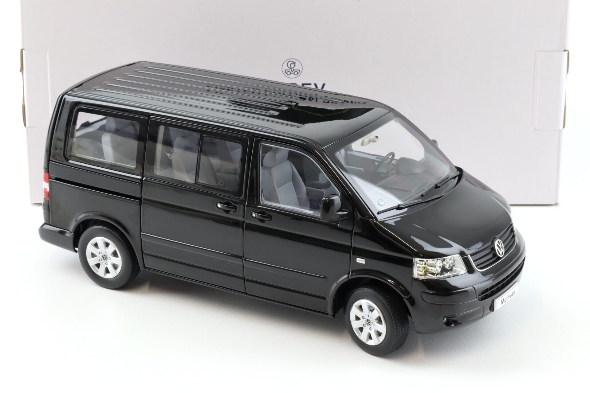 1:18 Norev VW T5 Multivan 2003 black - Limited 1000 pcs.