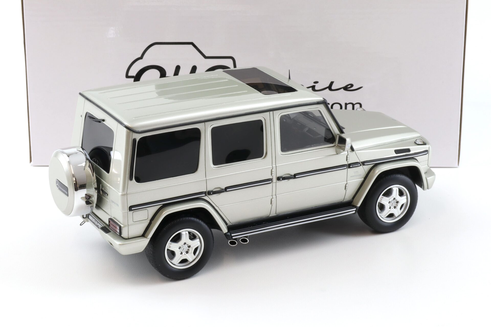 1:18 OTTO mobile OT1126 Mercedes G-Class G55 AMG Iridium silver 2003