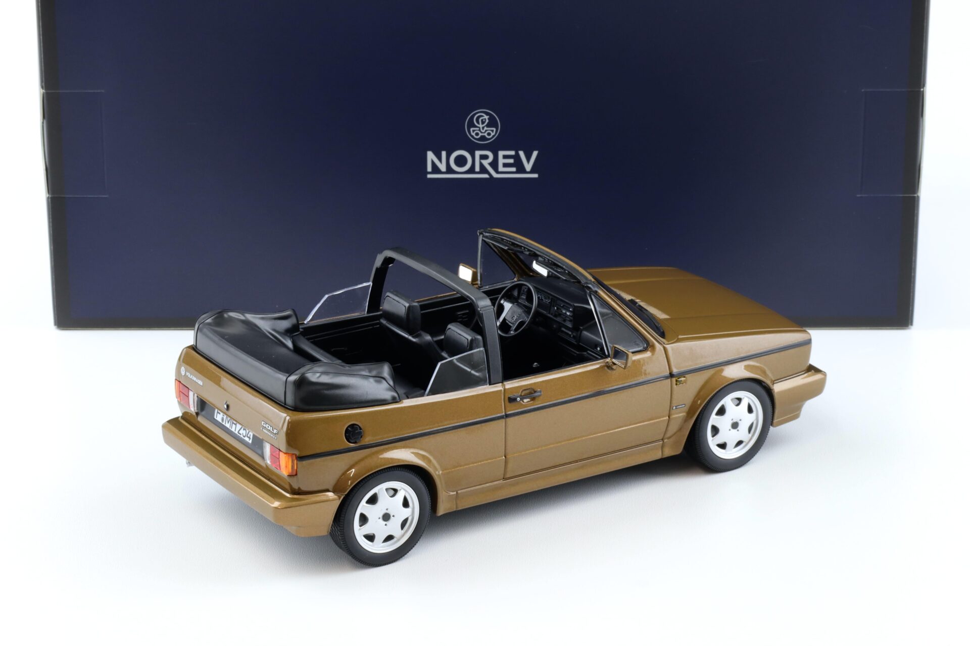 1:18 Norev VW Golf 1 Cabriolet 1992 Bronce metallic - Limited 200 pcs.