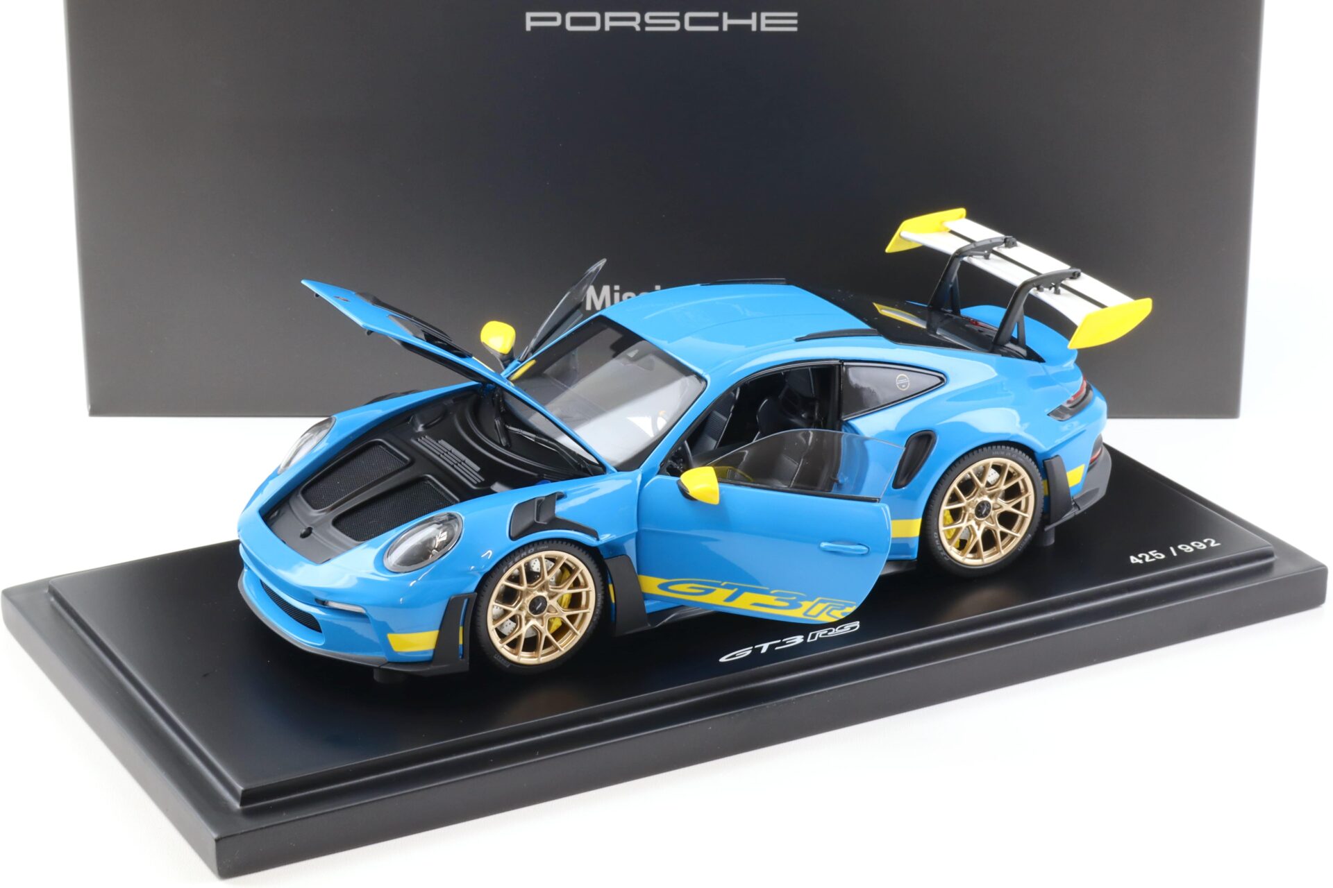 1:18 Minichamps Porsche 911 992 GT3 RS Daytona Bergmeister Riviera blue WAP DEALER