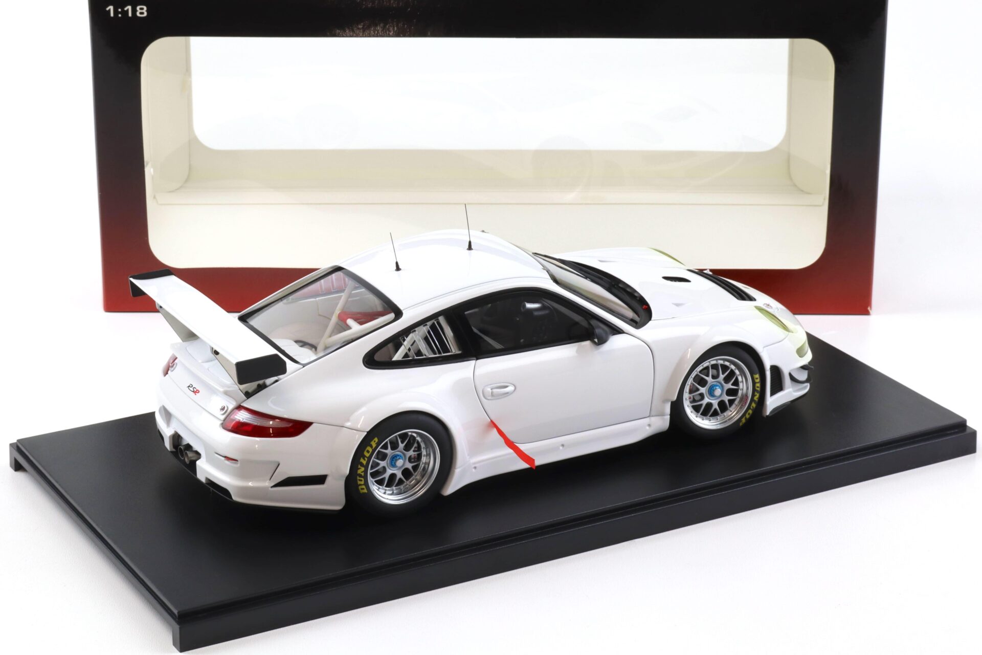 1:18 AUTOart Porsche 911 (997) GT3 RSR 2010 Plain Body Version white 81073