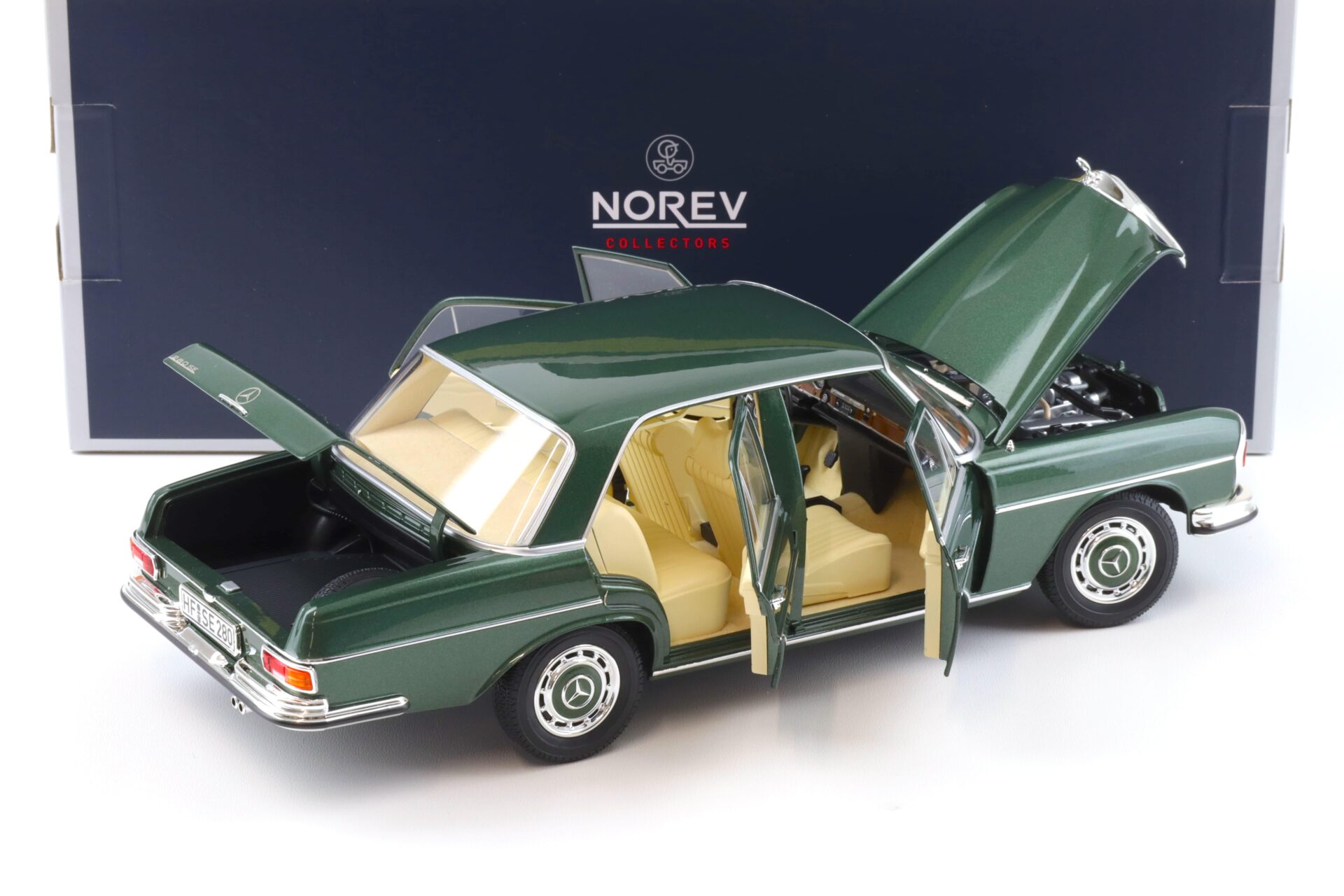 1:18 Norev Mercedes 280 SE Limousine W108 1968 green metallic 183533
