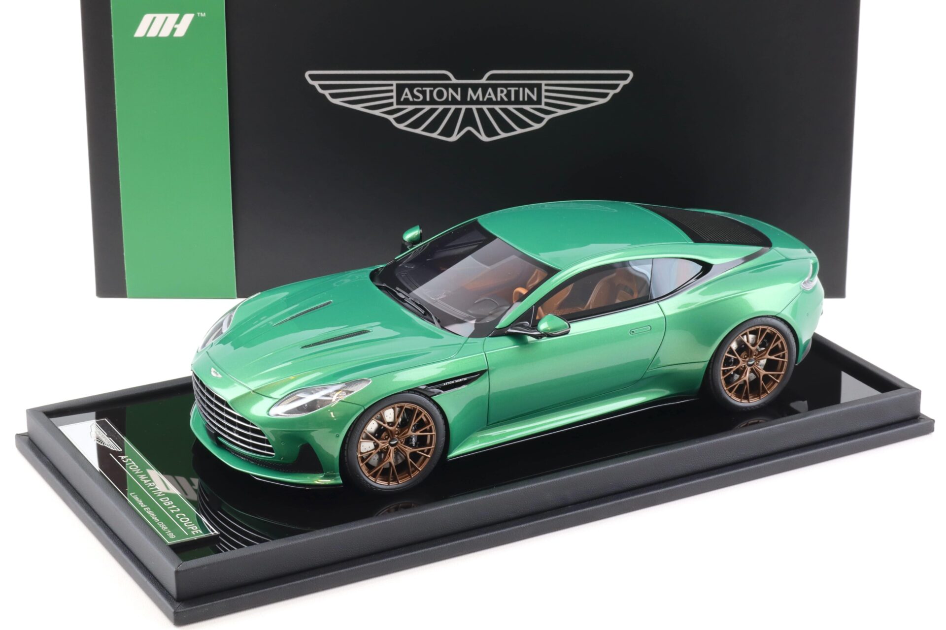 1:18 Motorhelix Aston Martin DB12 Coupe 2023 Iridescent Emerald green - Limited 199 pcs.