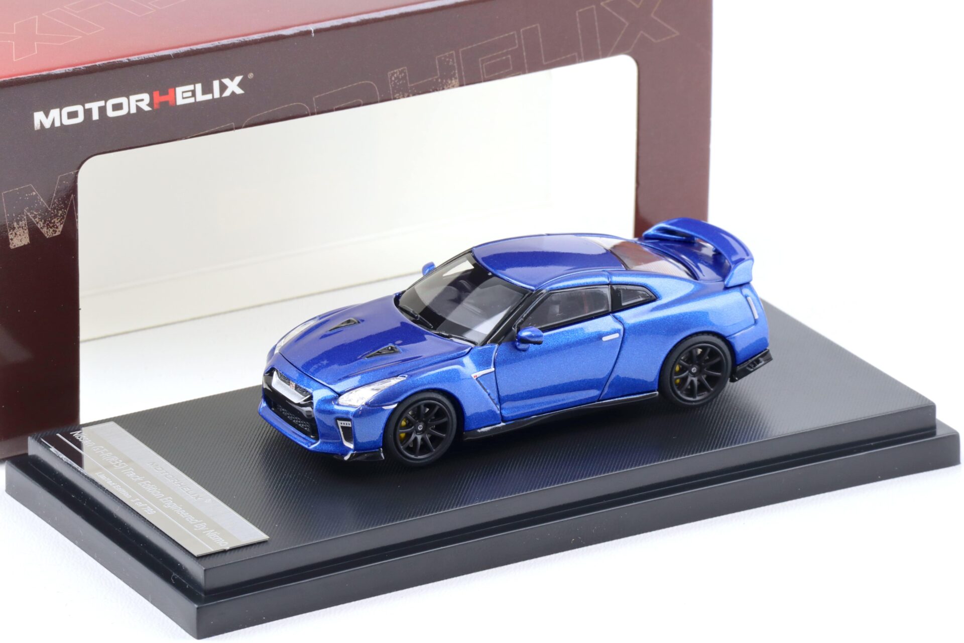 1:64 Motorhelix Nissan GT-R (R35) Track Edition Bayside blue M63513