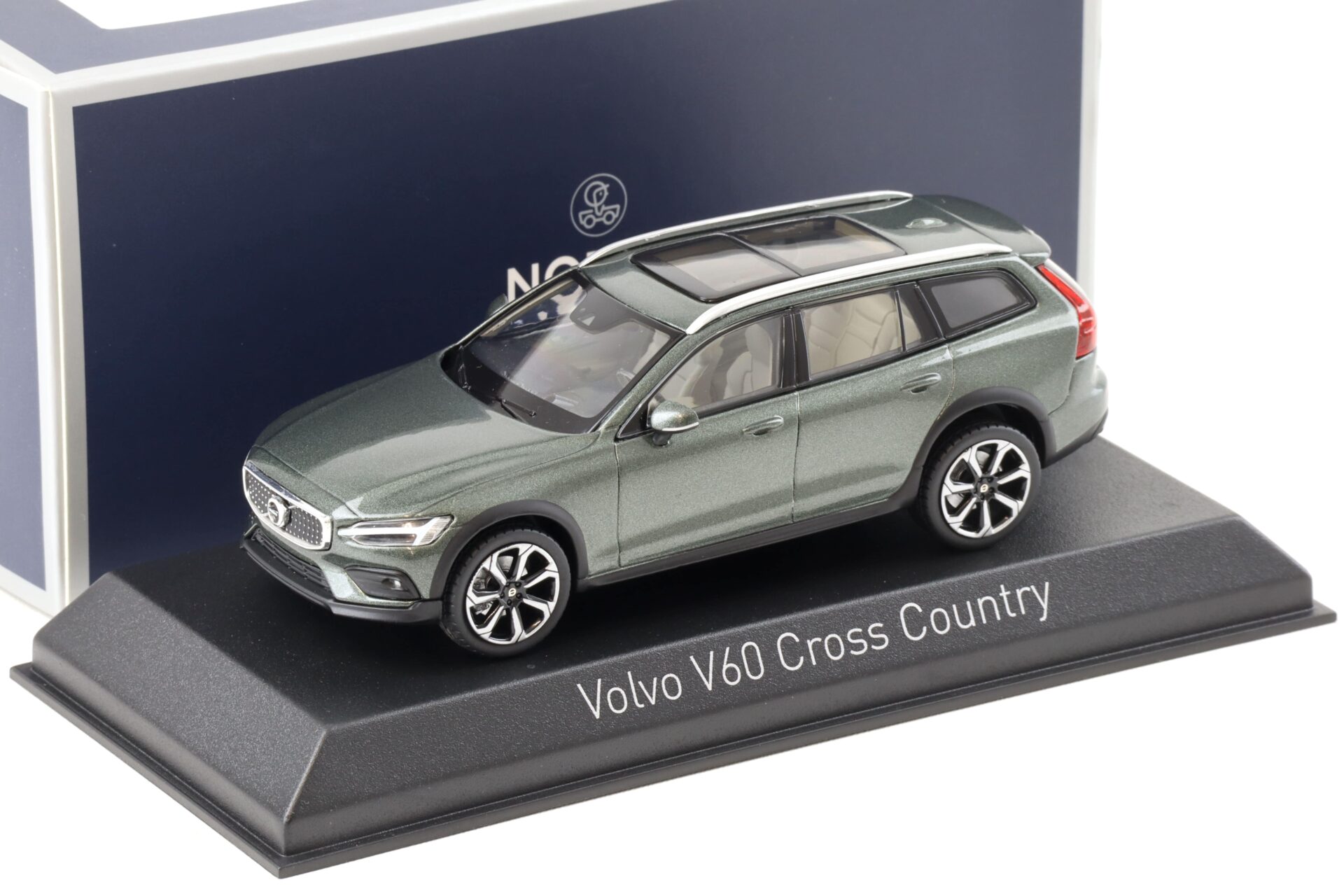 1:43 Norev Volvo V60 Cross Country 2019 Pine green metallic 870027