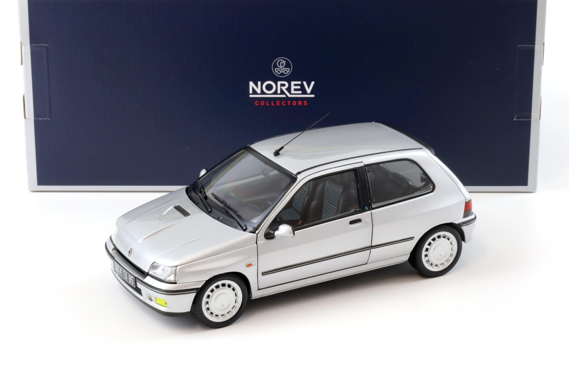 1:18 Norev Renault Clio 16S Iceberg grey 1992