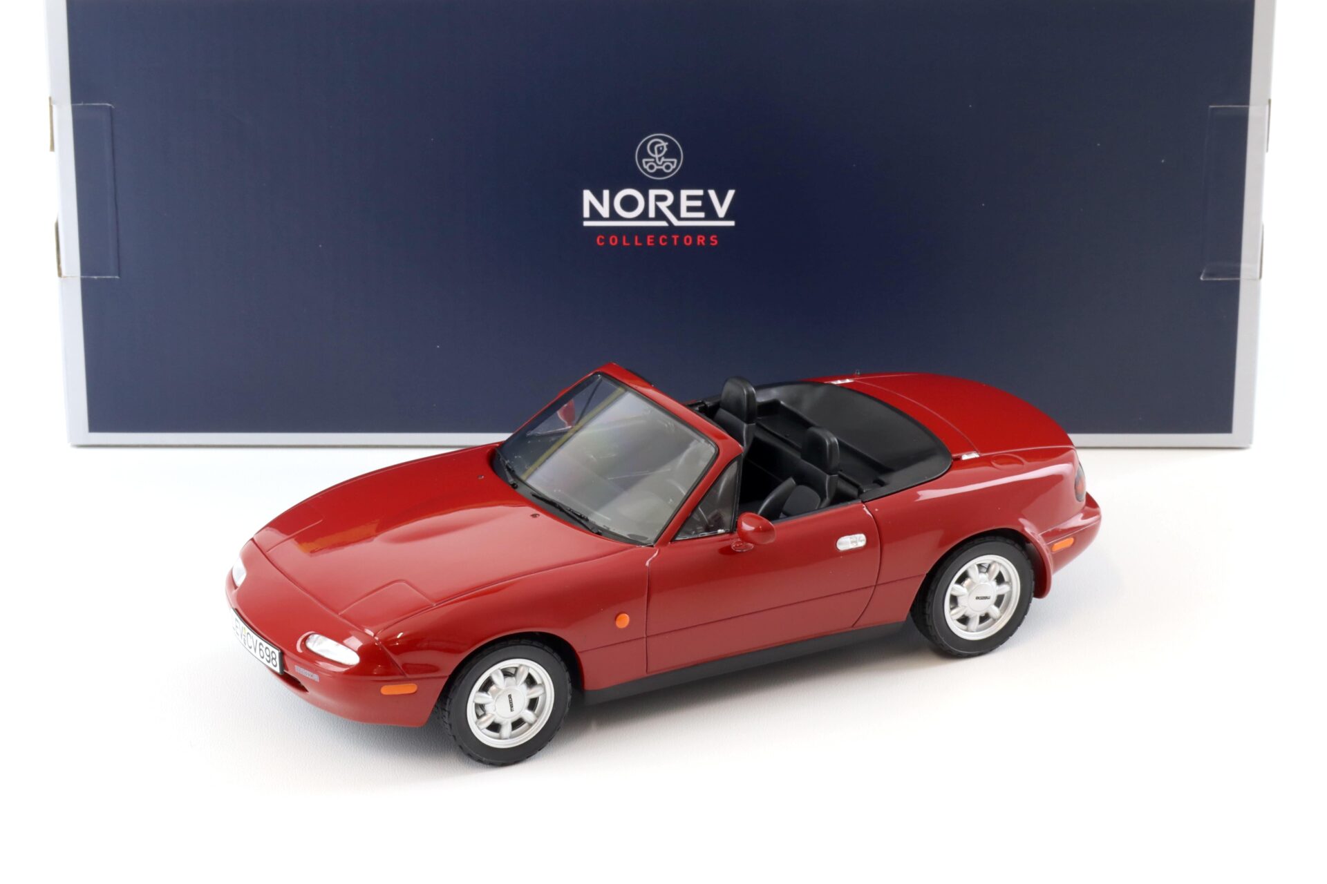 ID 96688 orig.jpg 1:18 Norev Mazda MX-5 Roadster with Hardtop 1989 red 188020