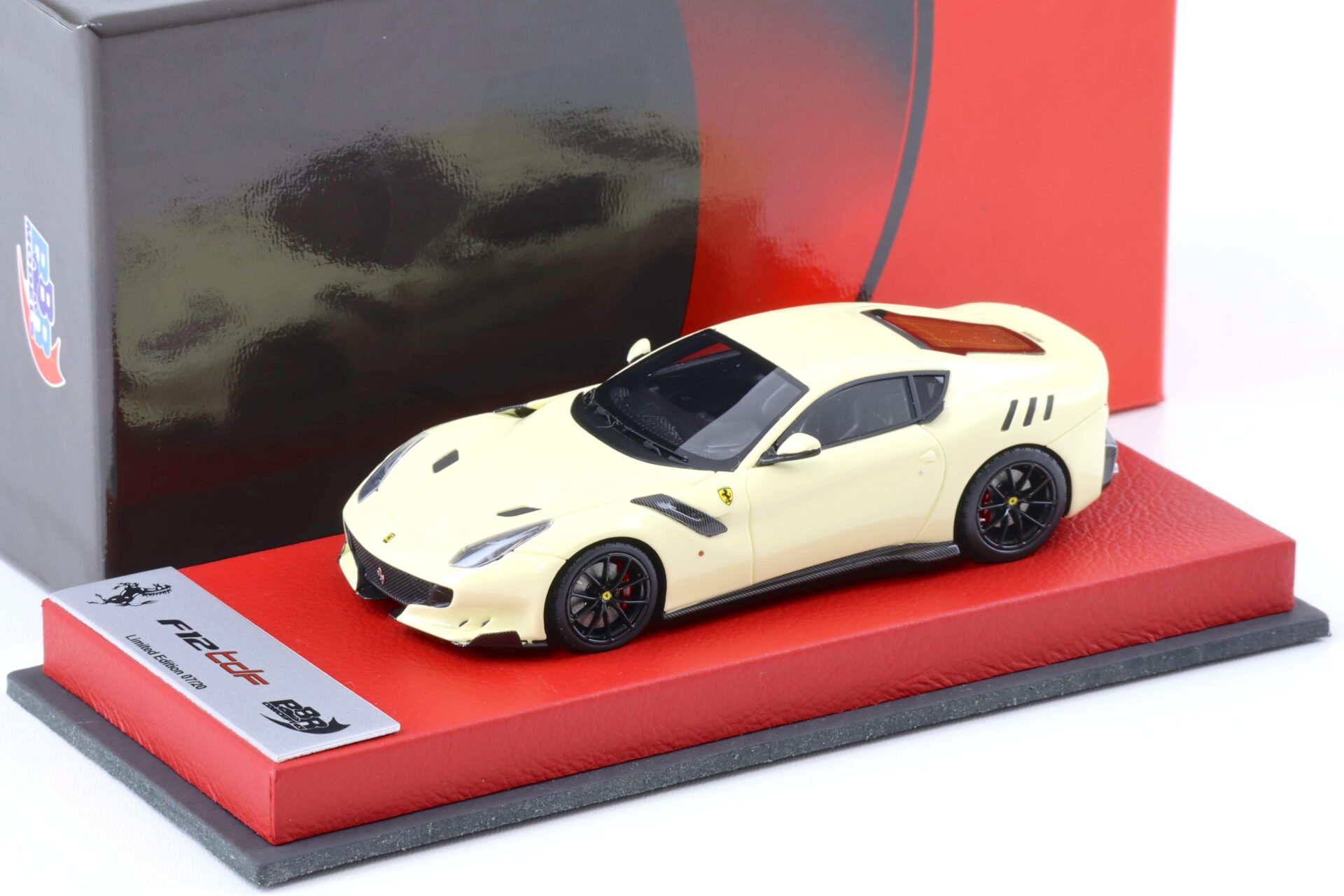 1:43 BBR Ferrari F12 TDF Avorio Gloss / red Base - Limited 20 pcs.