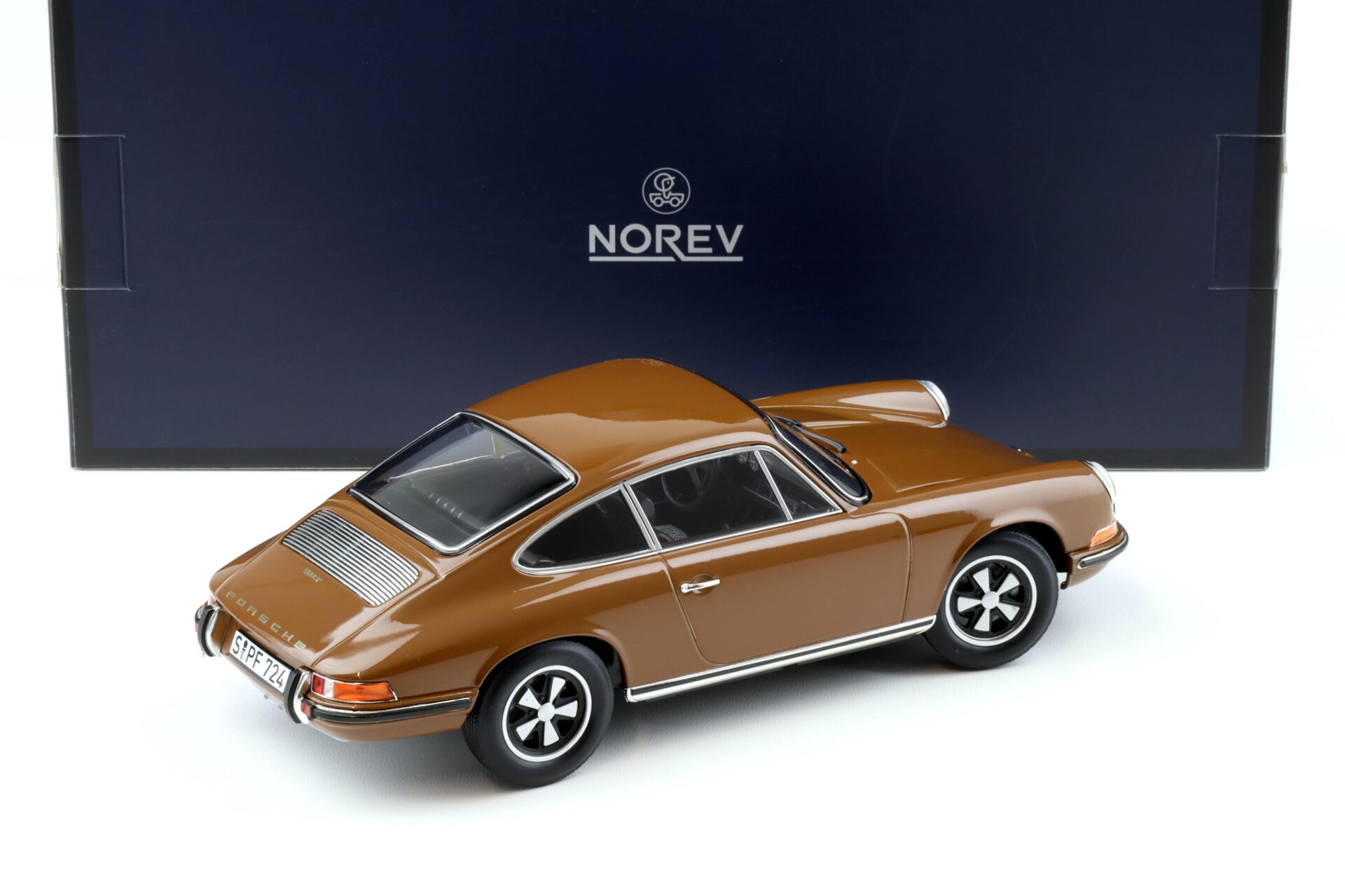 1:18 Norev Porsche 911 T Coupe 1969 brown - Limited 400 pcs.