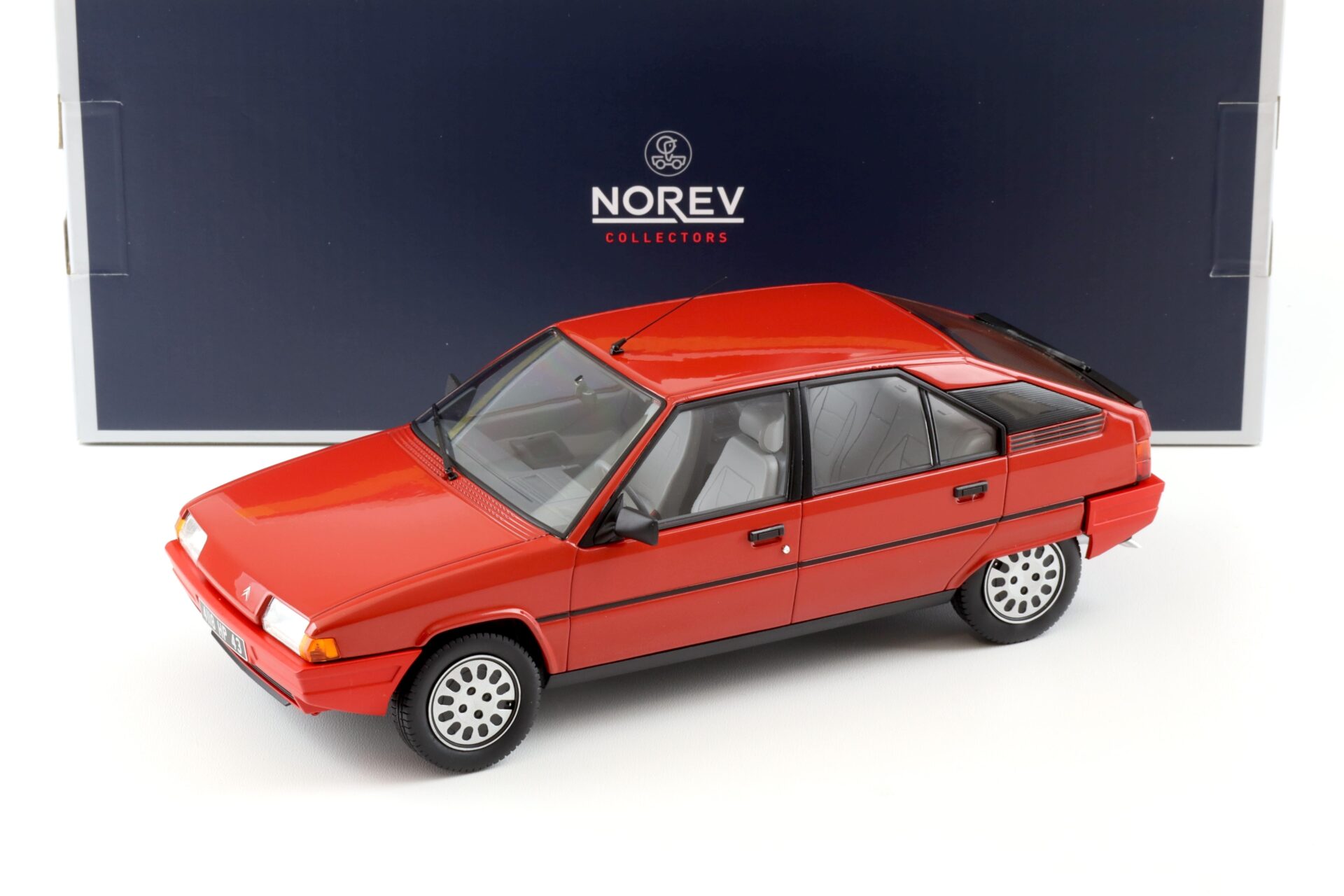 1:18 Norev Citroen BX 16 TRS 1983 Vallelunga red