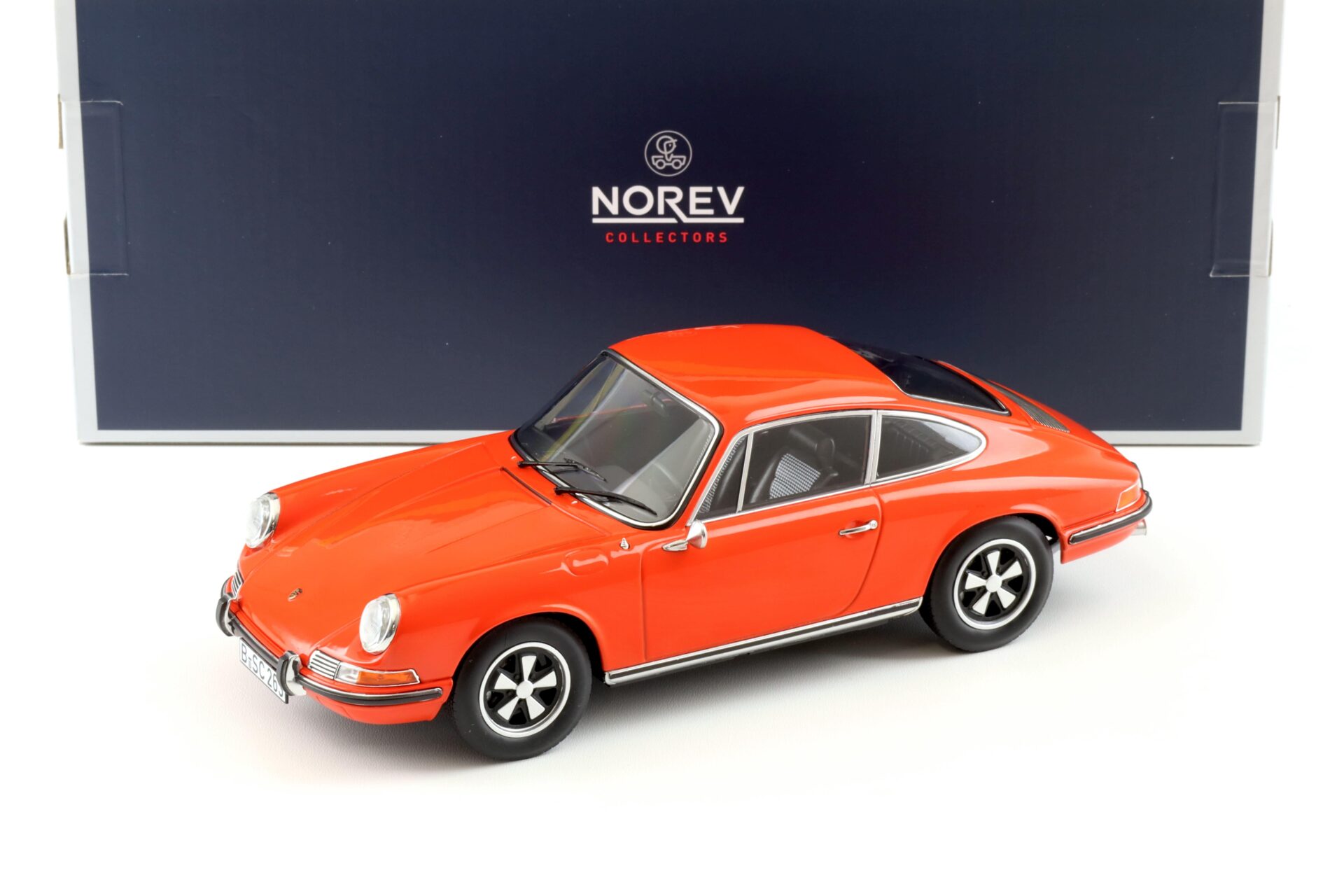 ID 96953 orig.jpg 1:18 Norev Porsche 911 E Coupe 1969 orange