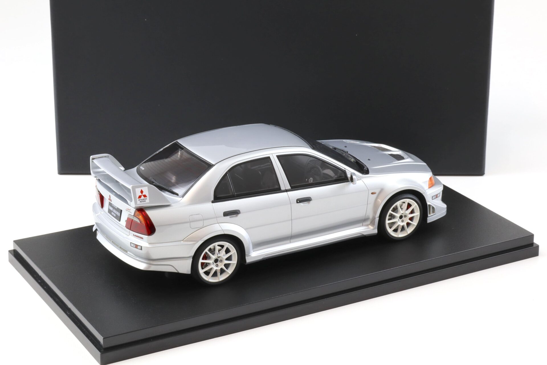 1:18 POP RACE Mitsubishi Lancer EVO 6 Tommi Makinen Edition silver