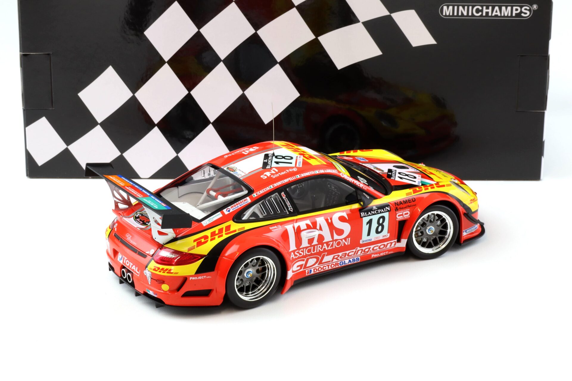 1:18 Minichamps Porsche 911 997 GT3 R De Lorenzi Racing 24h Spa 2011 DHL ITA´s #18