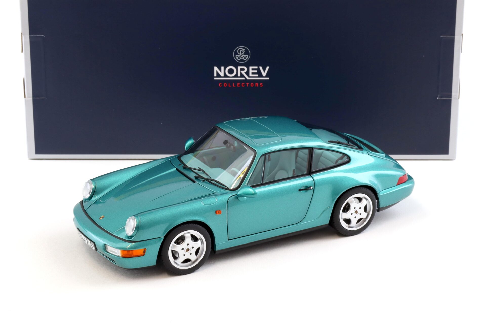 ID 97634 orig.jpg 1:18 Norev Porsche 911 (964) Carrera 2 Coupe 1992 Wimbledon green