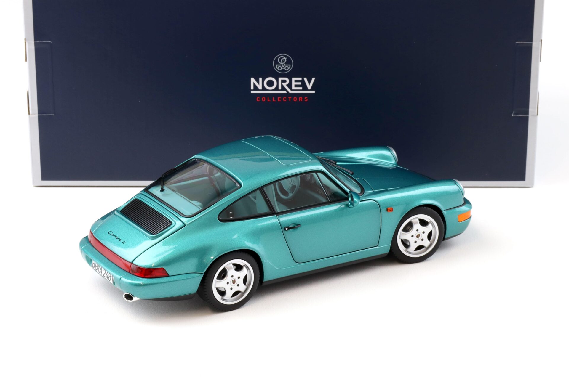 1:18 Norev Porsche 911 (964) Carrera 2 Coupe 1992 Wimbledon green