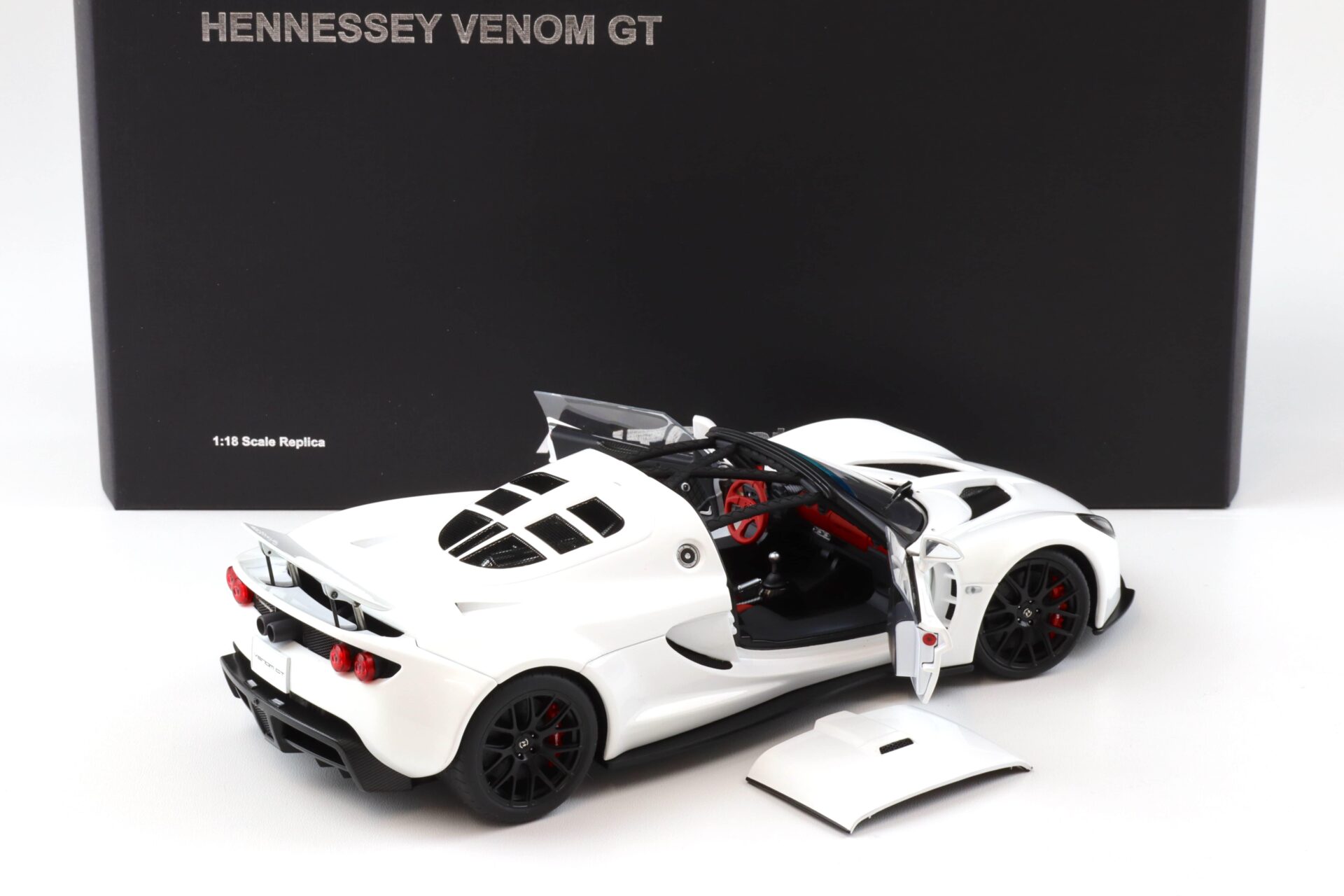 1:18 AUTOart Hennessey Venom GT Spyder 2010 white Die-Cast 75404