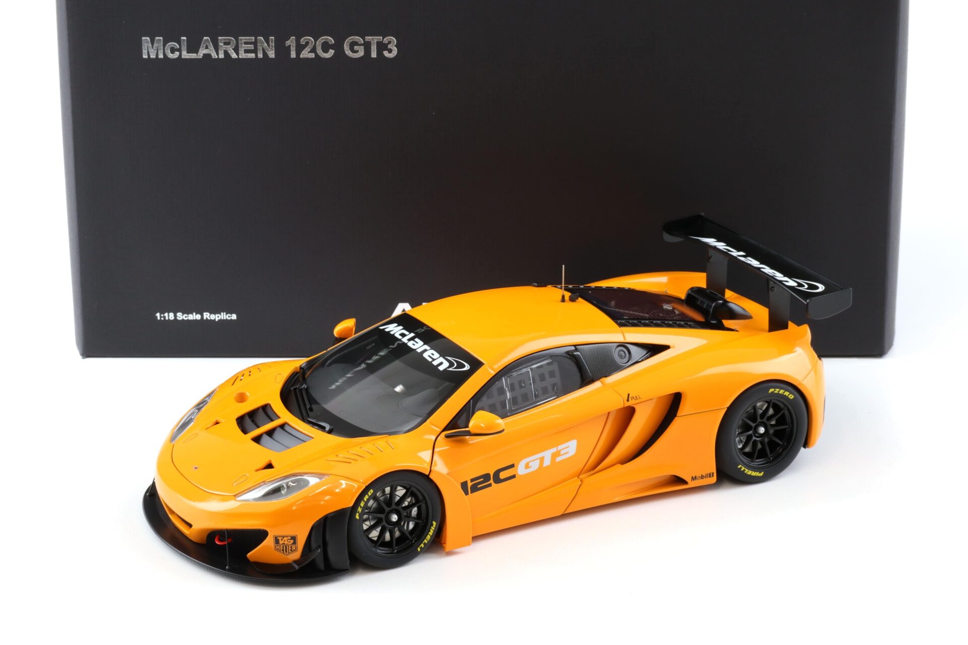 1:18 AUTOart McLAREN 12C GT3 Coupe Presentation Car metallic orange 81340