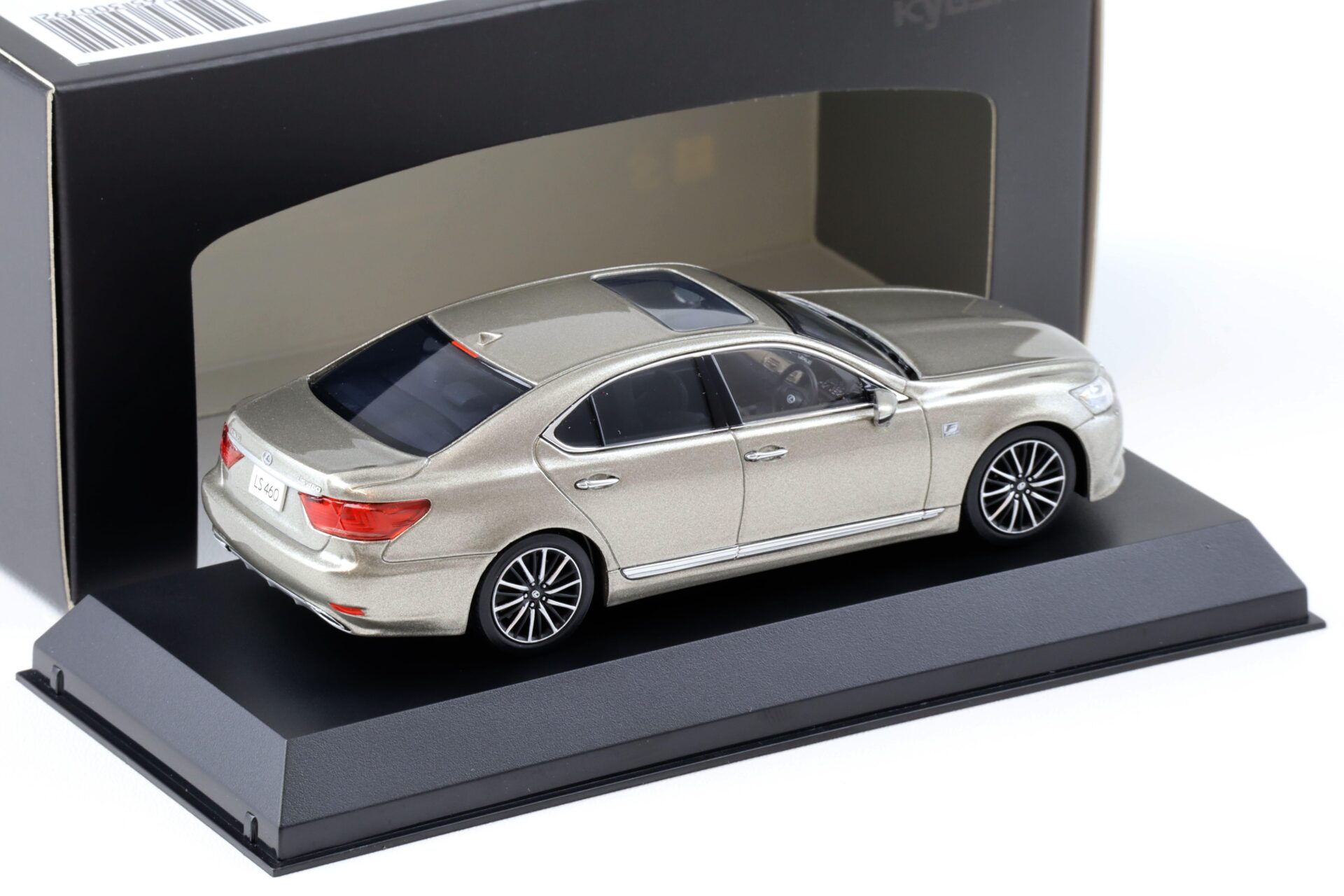 1:43 Kyosho Lexus LS460 F Sport Limousine Sonic Titanium 03659T