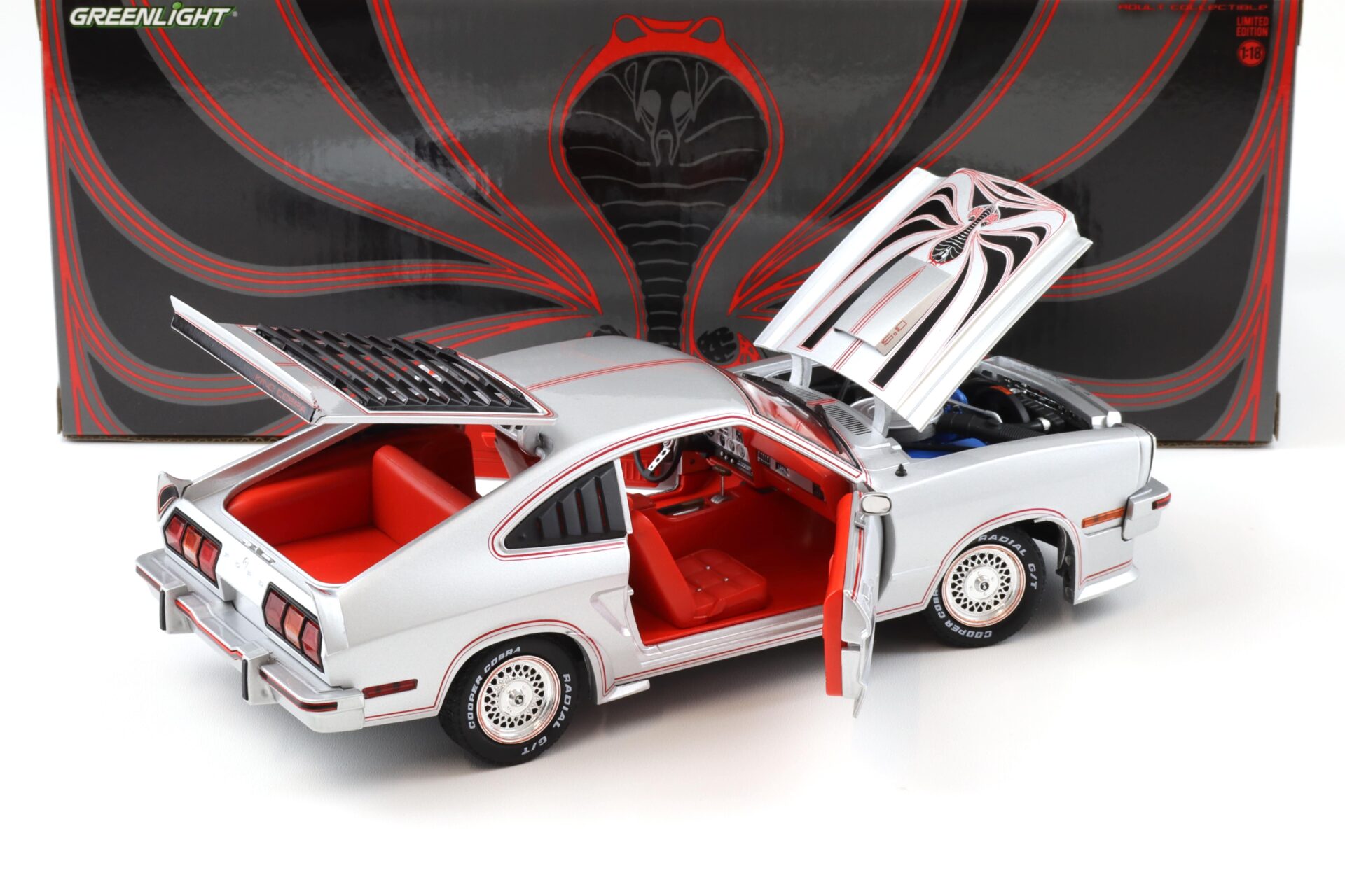 1:18 Greenlight 1978 Ford Mustang II King Cobra silver metallic/ black-red stripes