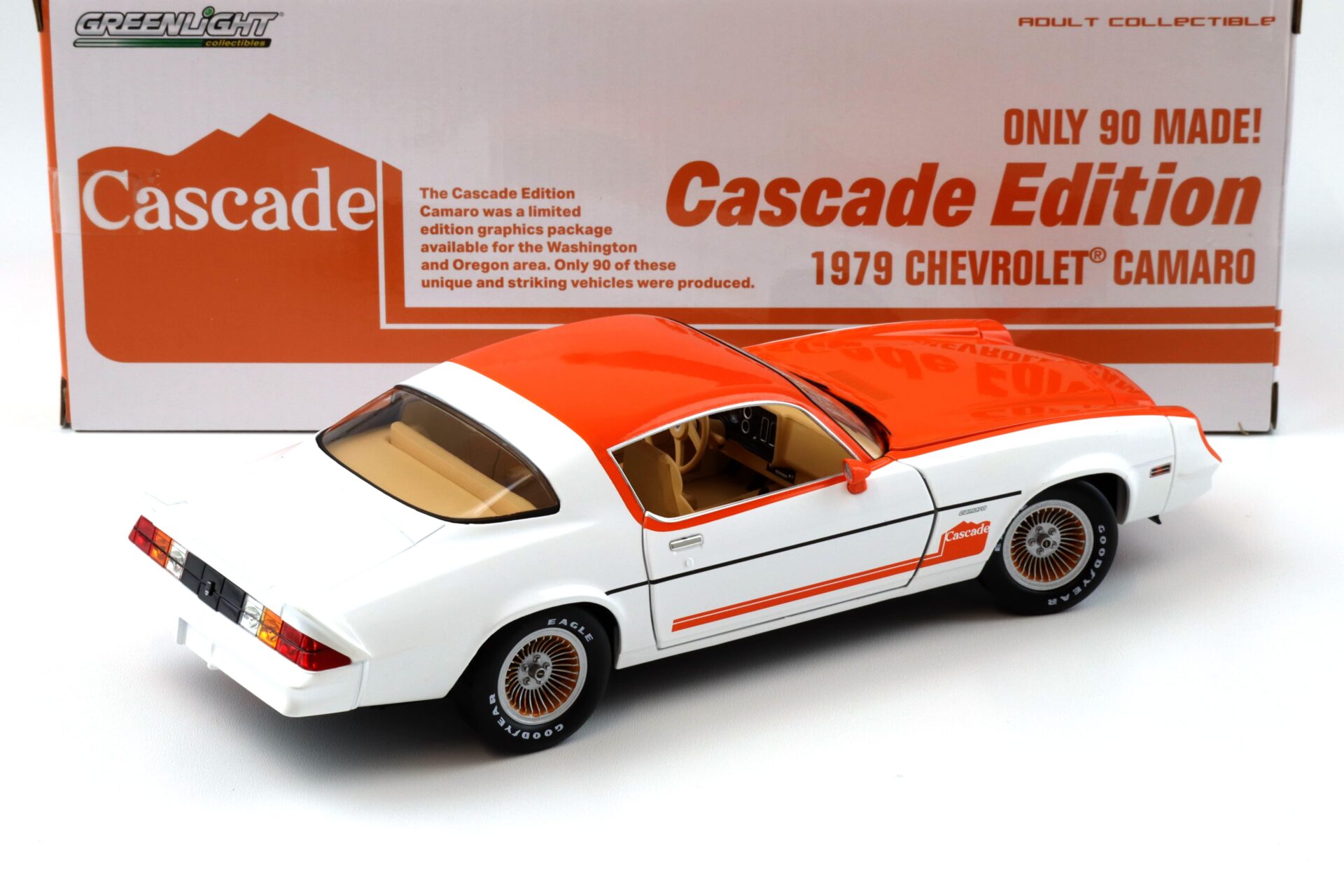 1:18 Greenlight 1979 Chevrolet Camaro Cascade Edition white/ orange