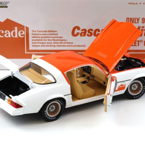 1:18 Greenlight 1979 Chevrolet Camaro Cascade Edition white/ orange