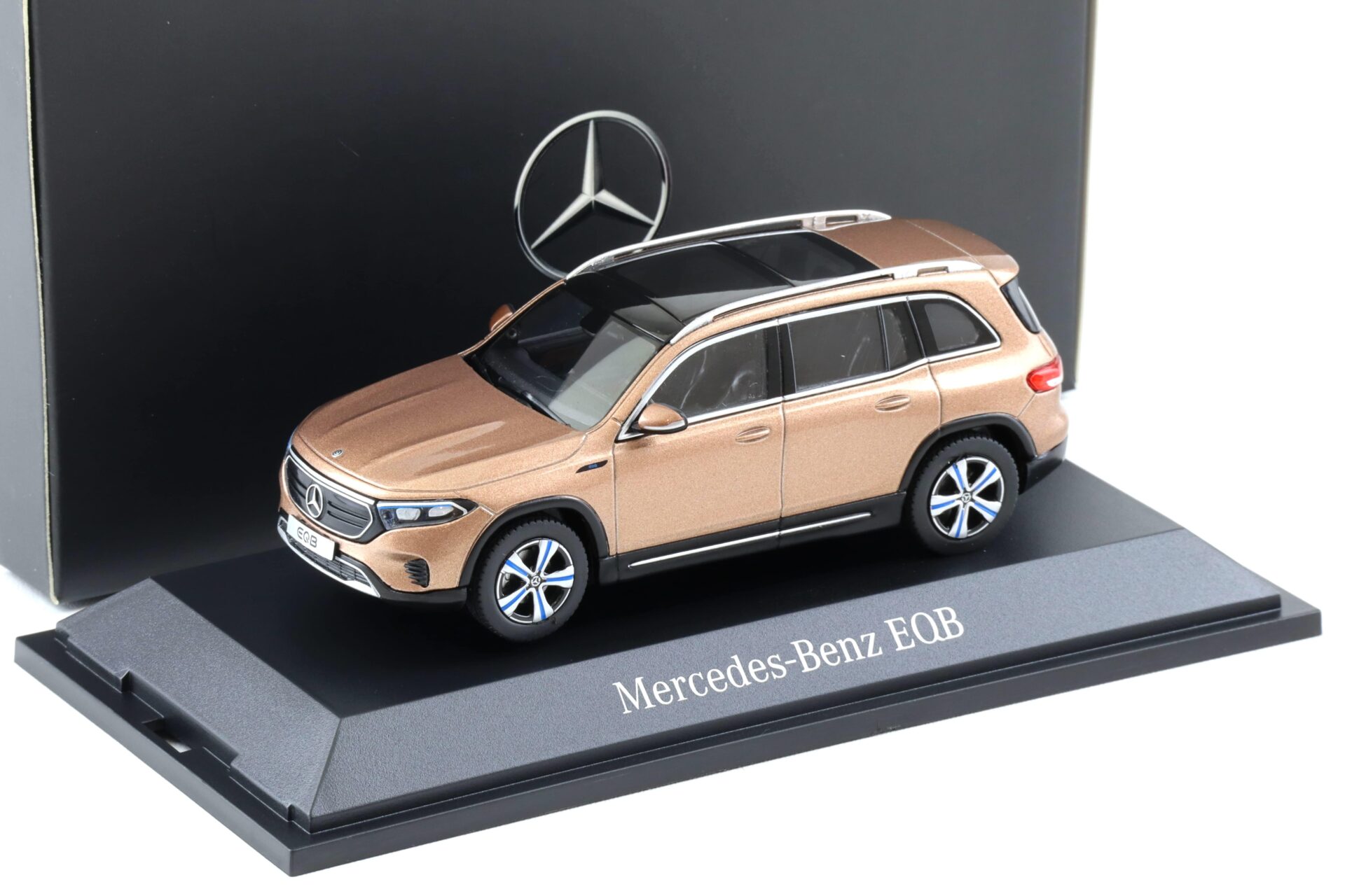 ID 97878 orig.jpg 1:43 Herpa Mercedes EQB 2021 rose gold metallic DEALER VERSION