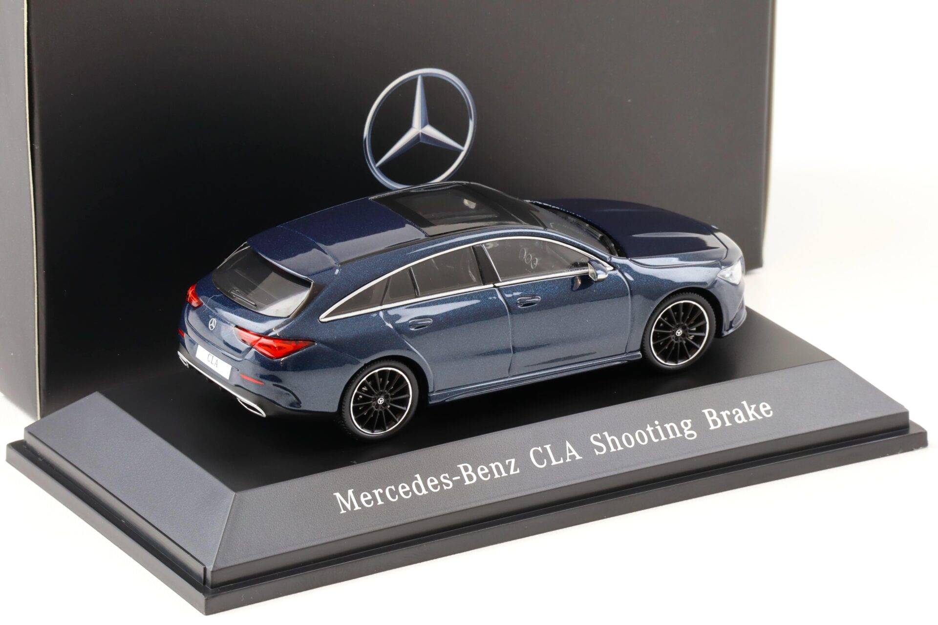 1:43 Spark Mercedes CLA Shooting Brake X118 Denim blue 2019 DEALER VERSION