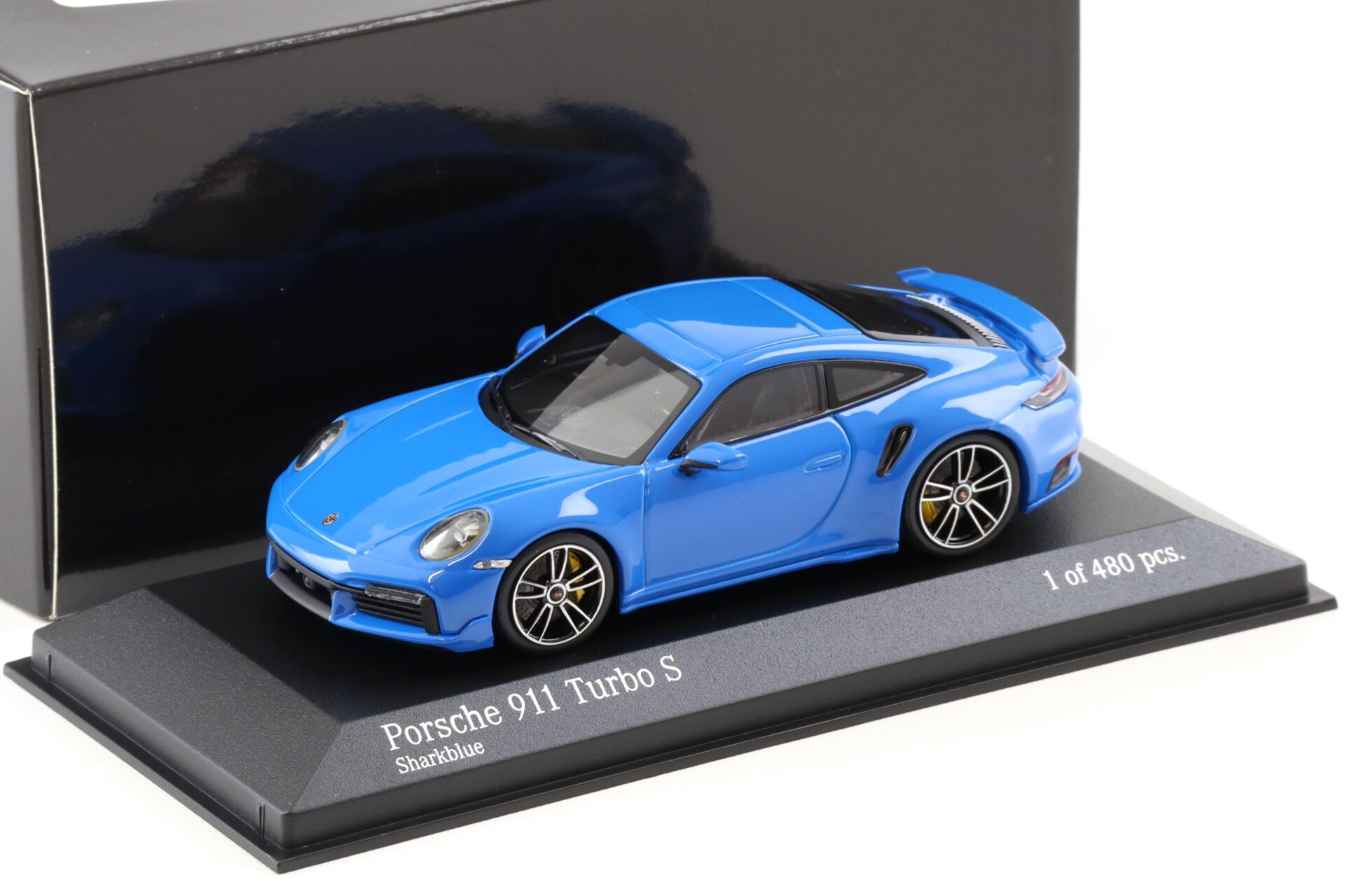 1:43 Minichamps Porsche 911 992 Turbo S Coupe Sport Design 2021 Shark blue
