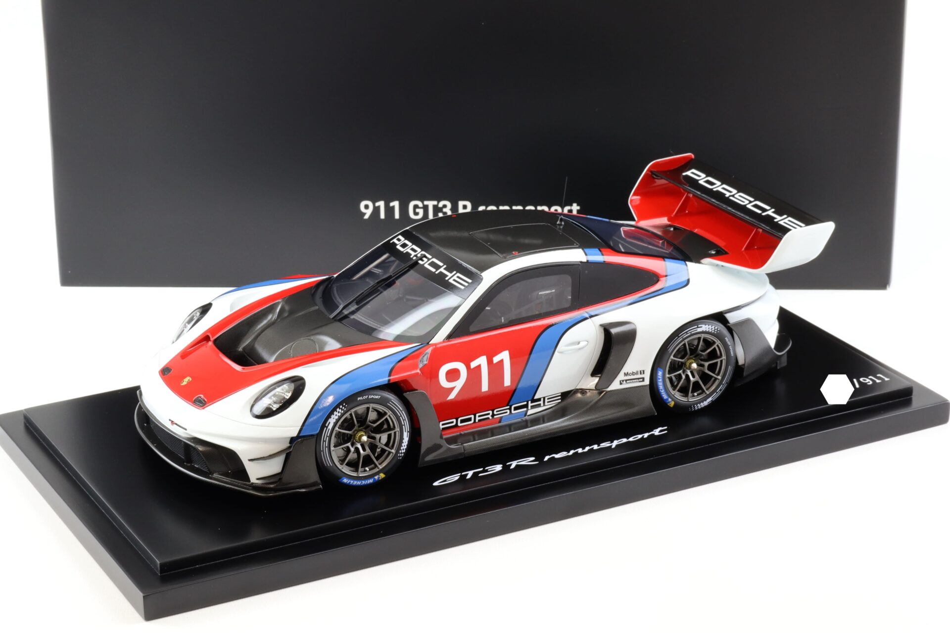 1:18 Spark Porsche 911 992 GT3 R Rennsport #911 white/red/blue WAP DEALER