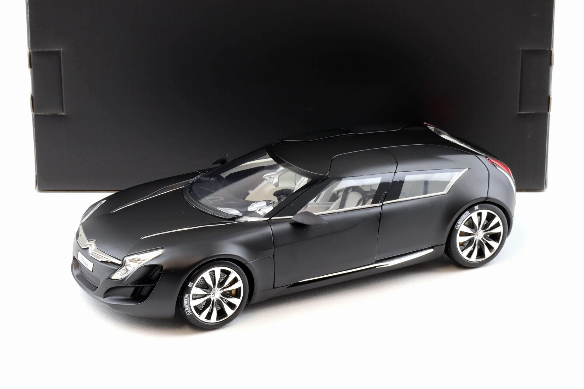 1:18 Norev Citroen C-Metisse 2008 black matt 181597