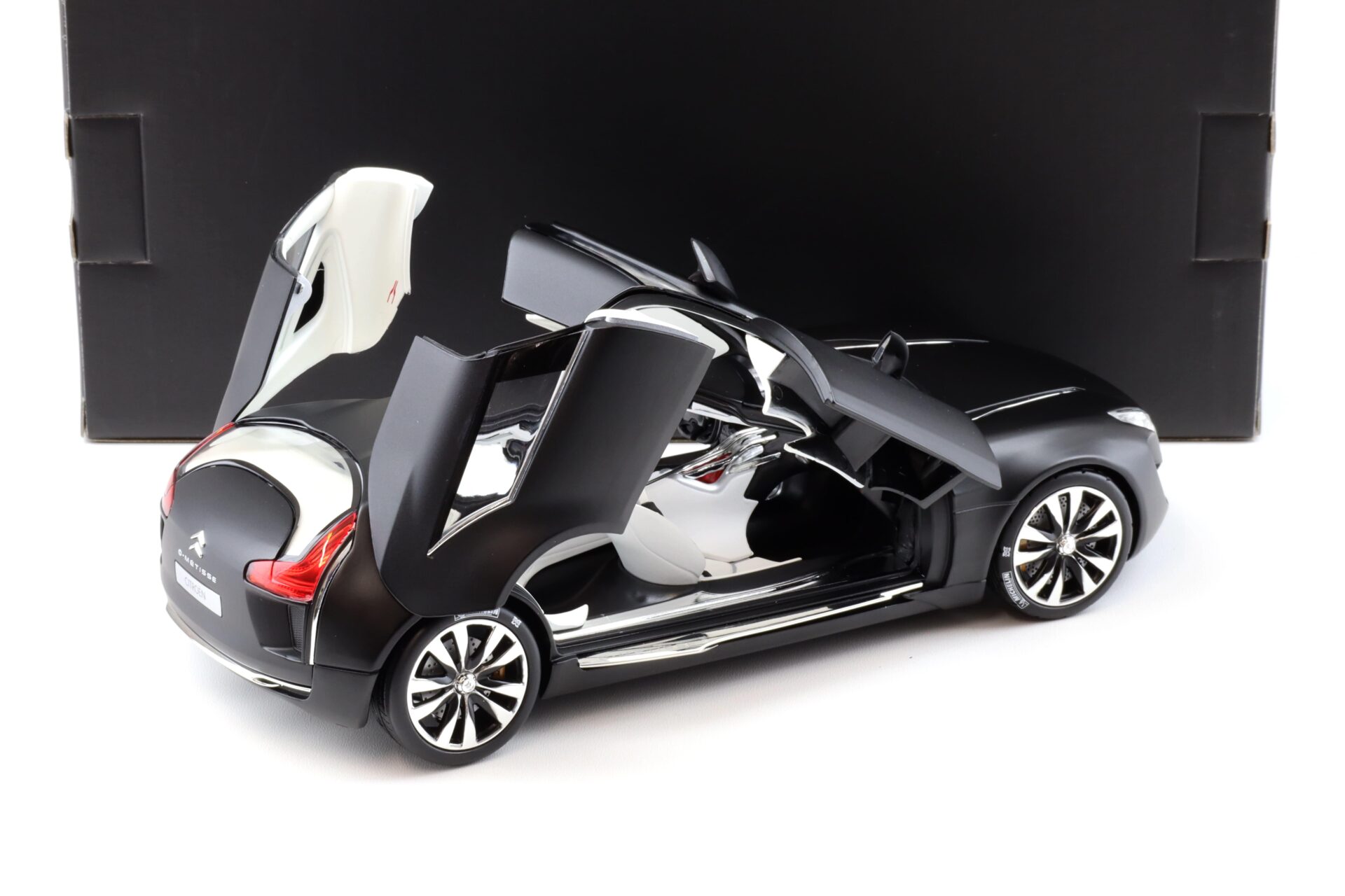 1:18 Norev Citroen C-Metisse 2008 black matt 181597