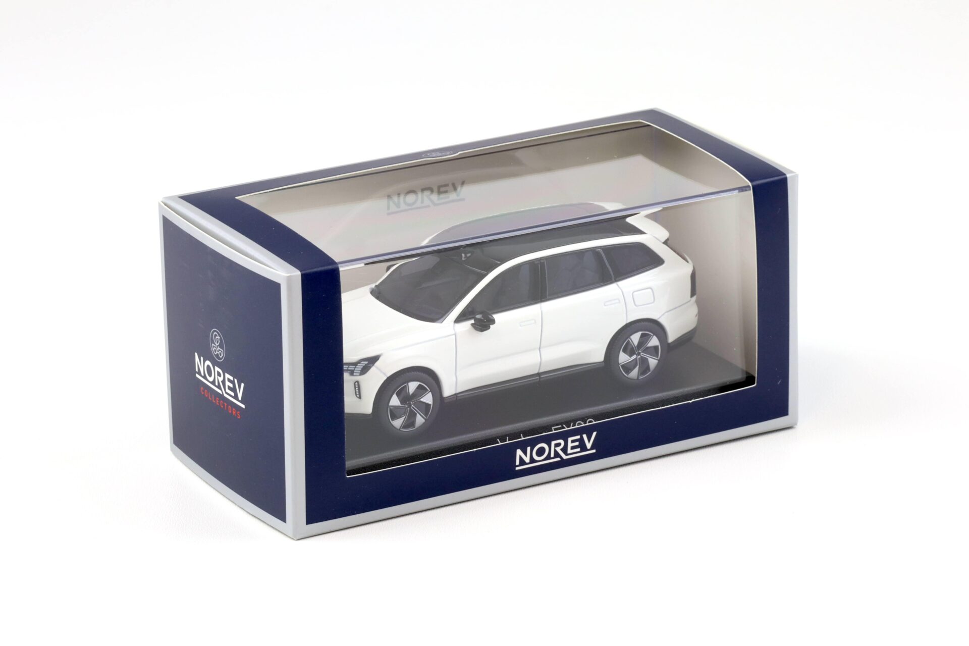 1:43 Norev Volvo EX90 2024 Crystal white pearl 870080