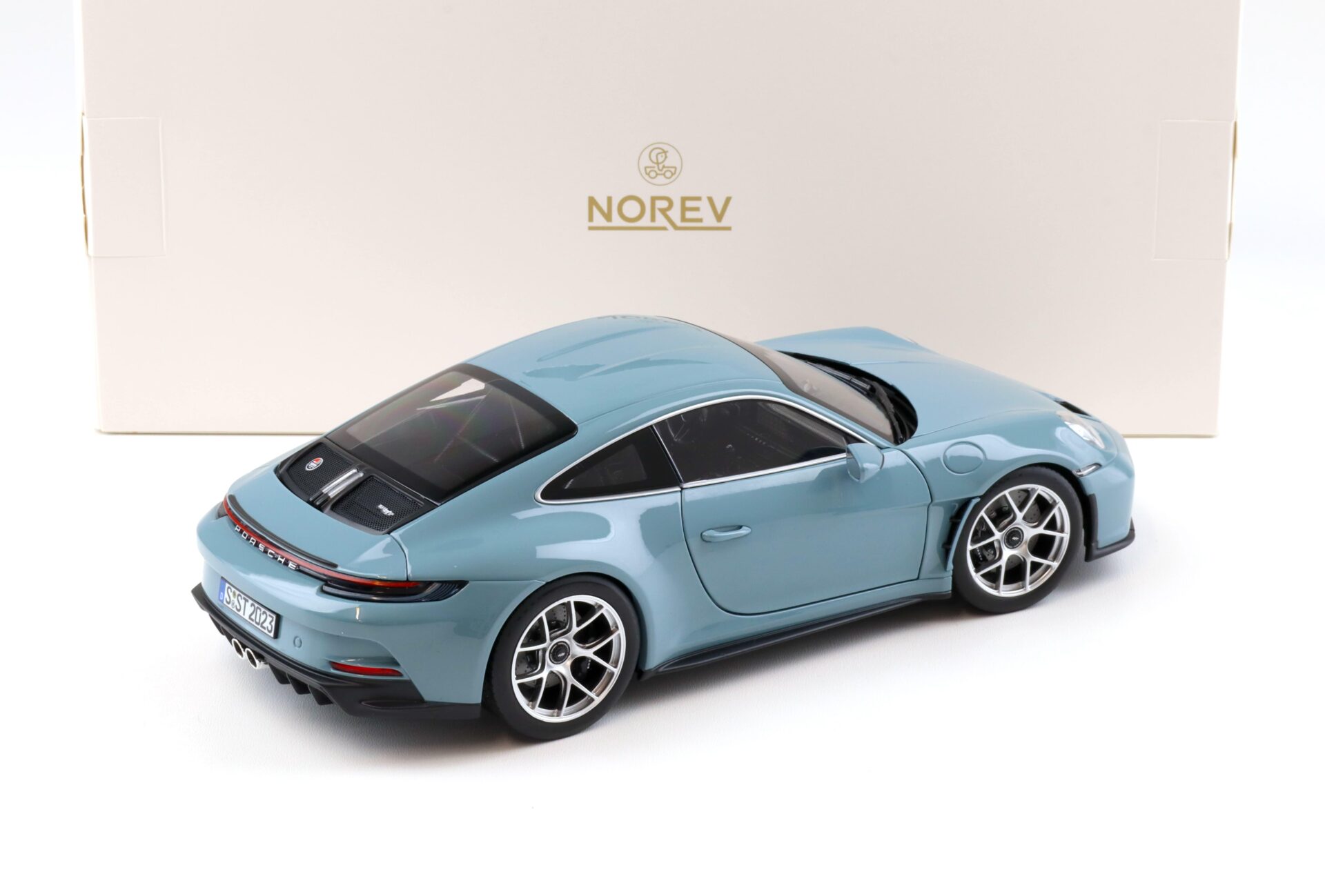 1:18 Norev Porsche 911 992 S/T Coupe 2023 Meissen blue 187470
